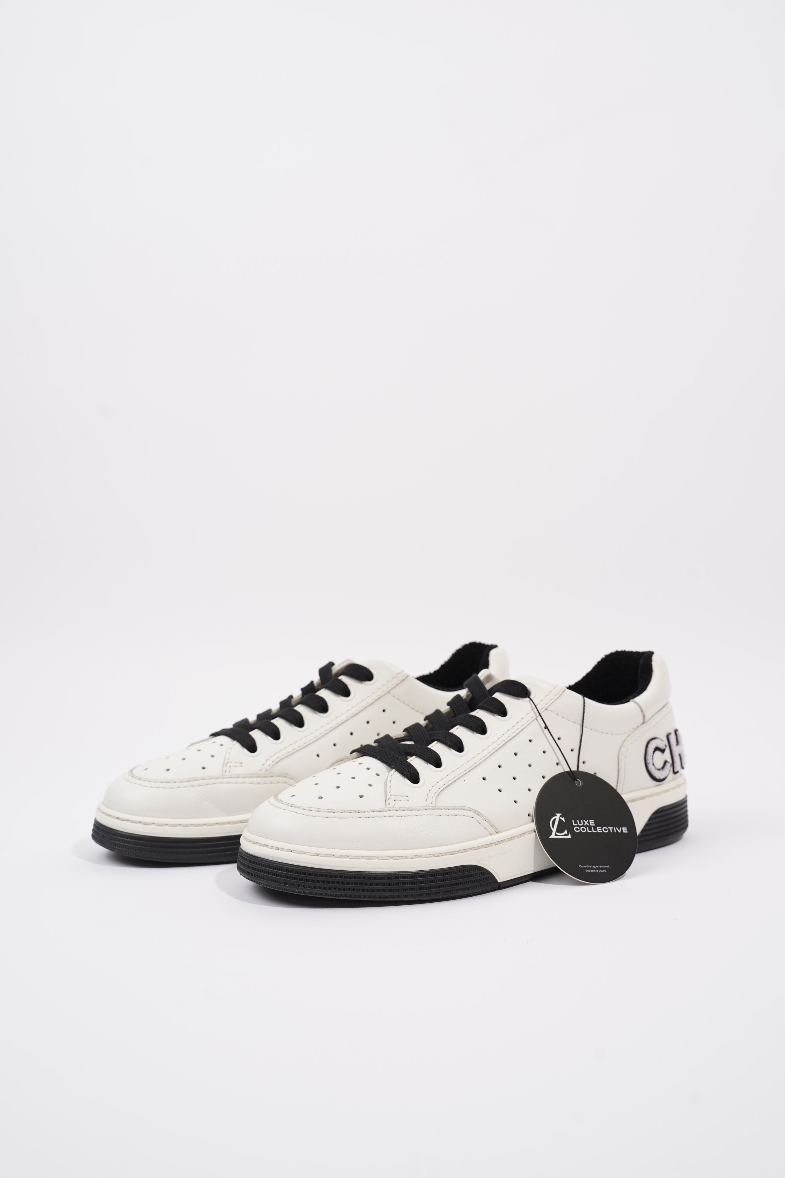 Chanel Logo Low Top White / Black Leather EU 39 UK 6