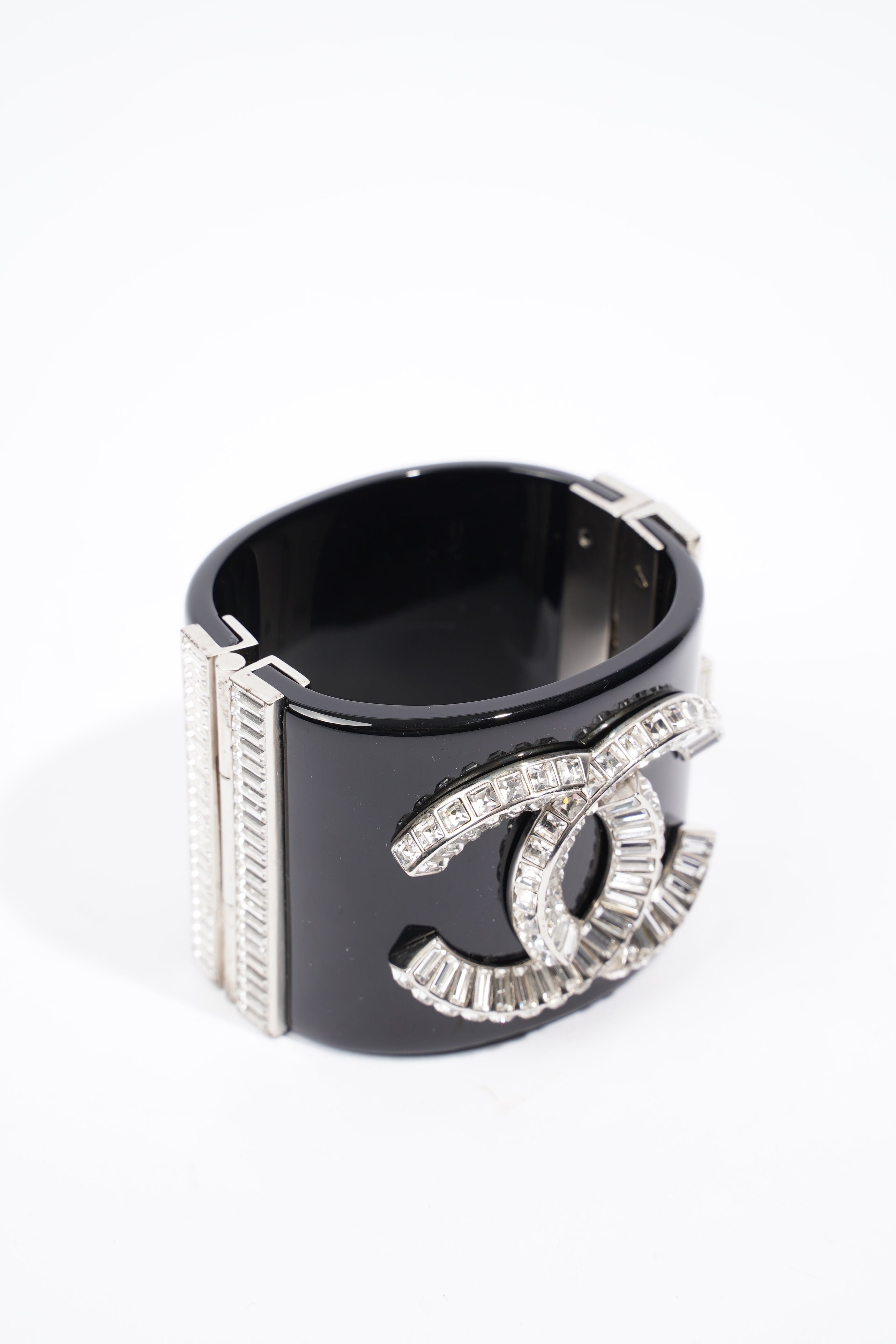 Chanel CC Logo Cuff Black / Diamond Resin 16.5cm