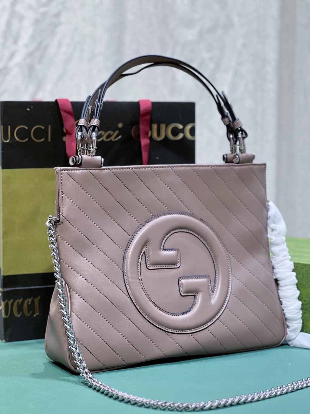GC581 Gucci Blondie Medium Tote Bag / 13.6x16.1x3.1inch