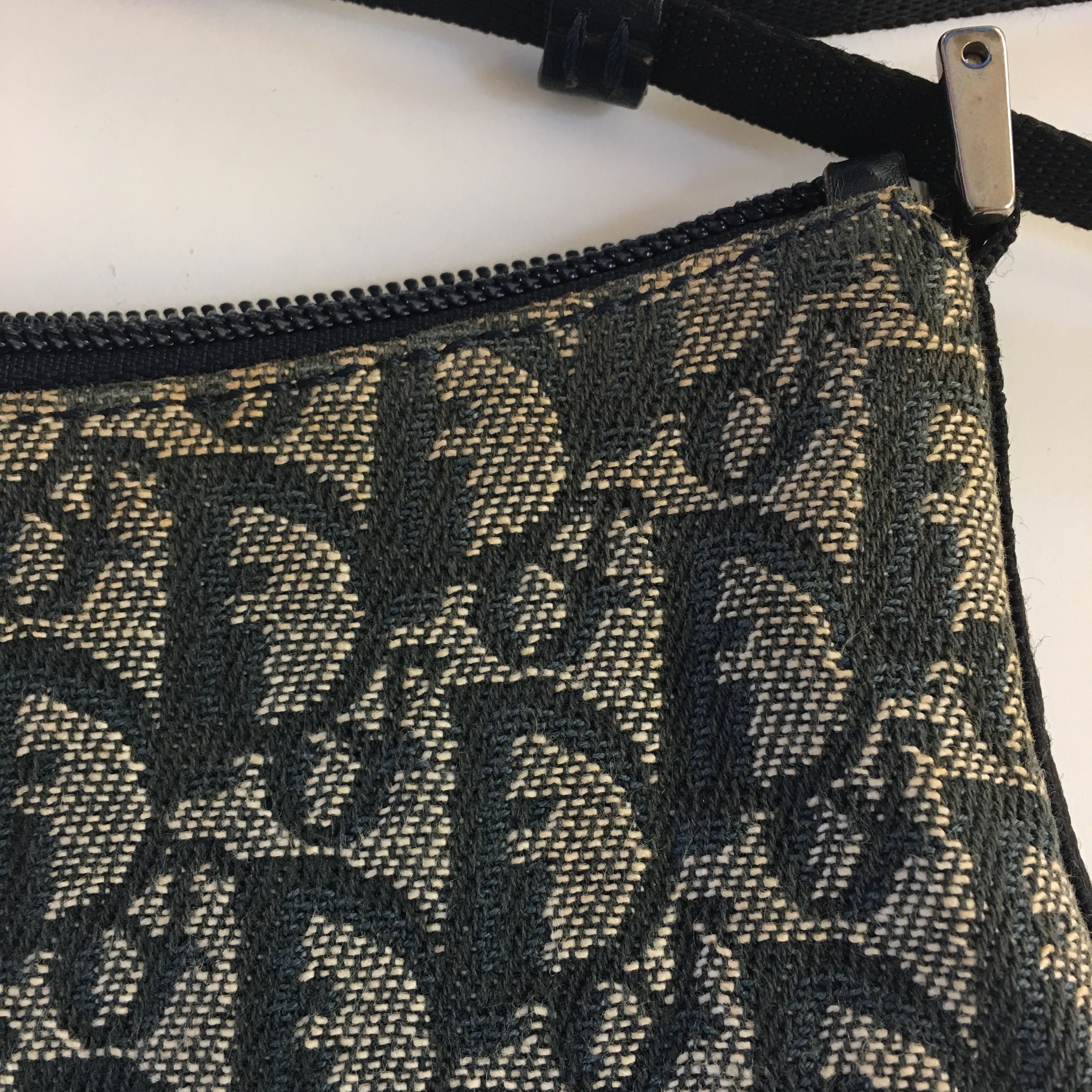CHRISTIAN DIOR Shoulder Bag in Blue Fabric