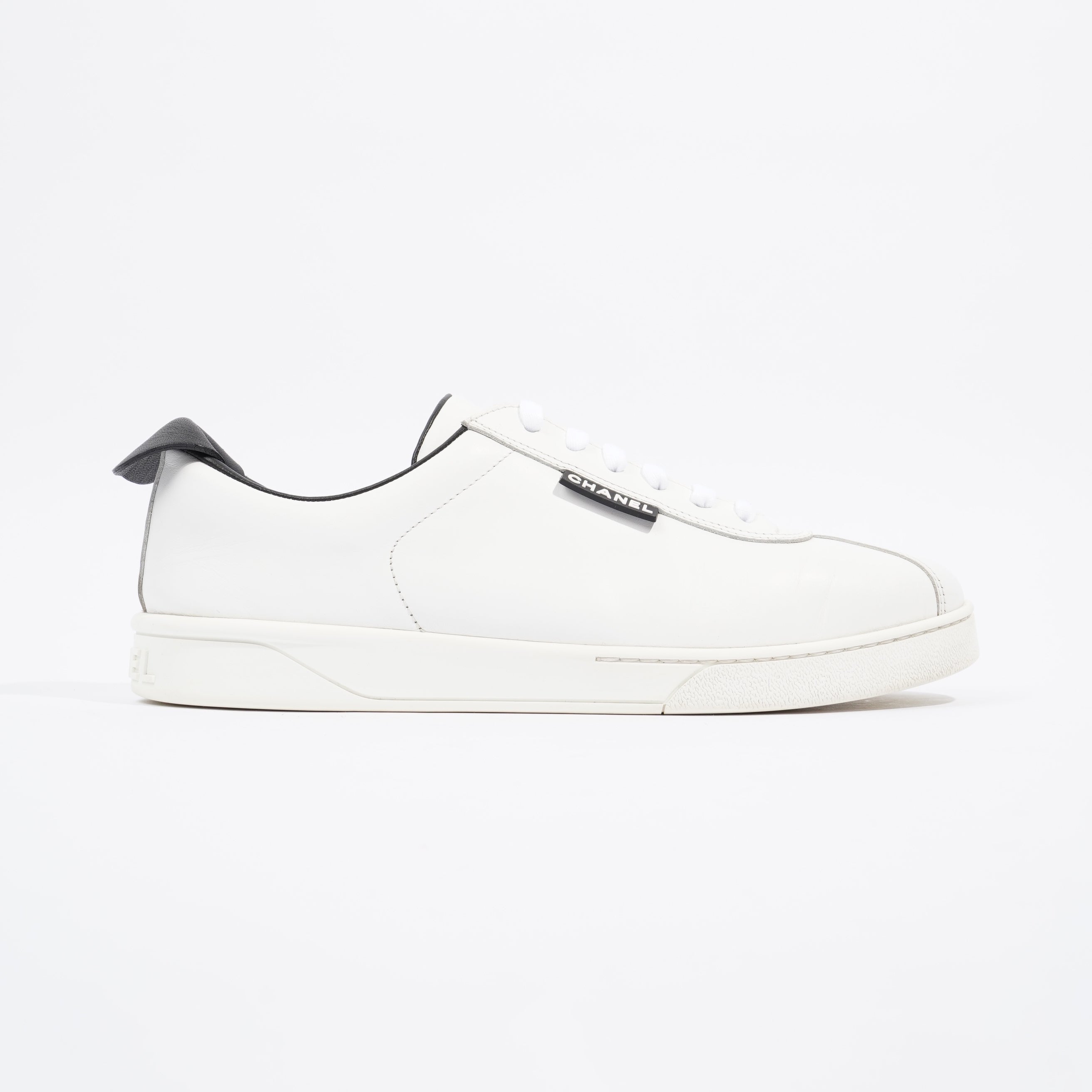 Chanel CC Logo Lace Up White / Black Leather EU 41.5 UK 8.5