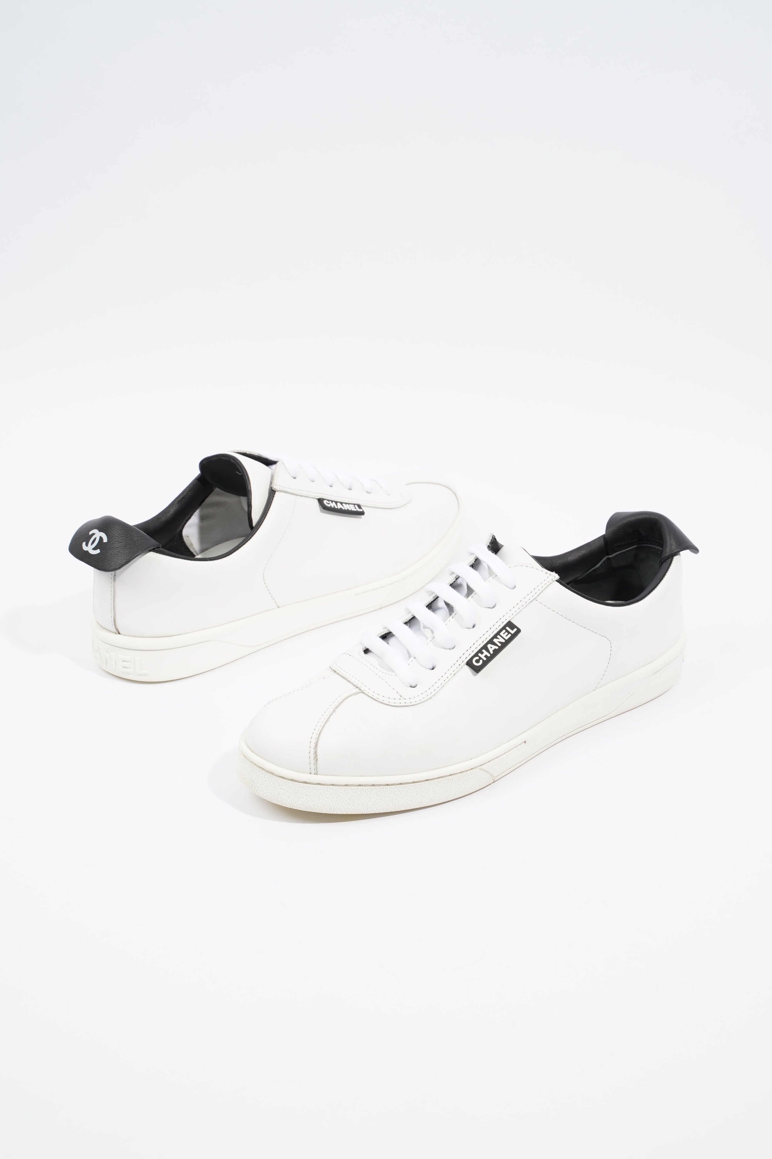 Chanel CC Logo Lace Up White / Black Leather EU 41.5 UK 8.5