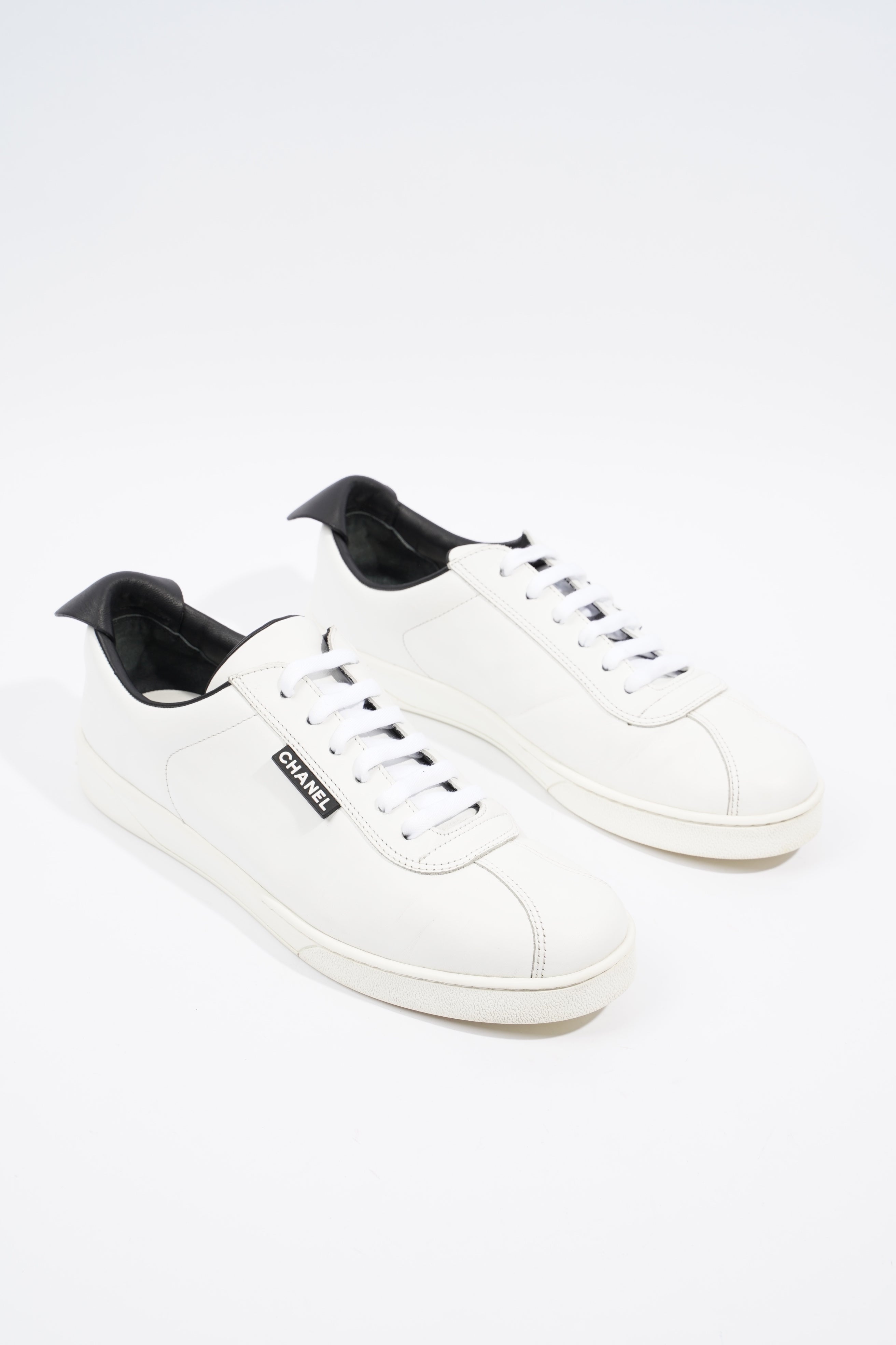 Chanel CC Logo Lace Up White / Black Leather EU 41.5 UK 8.5