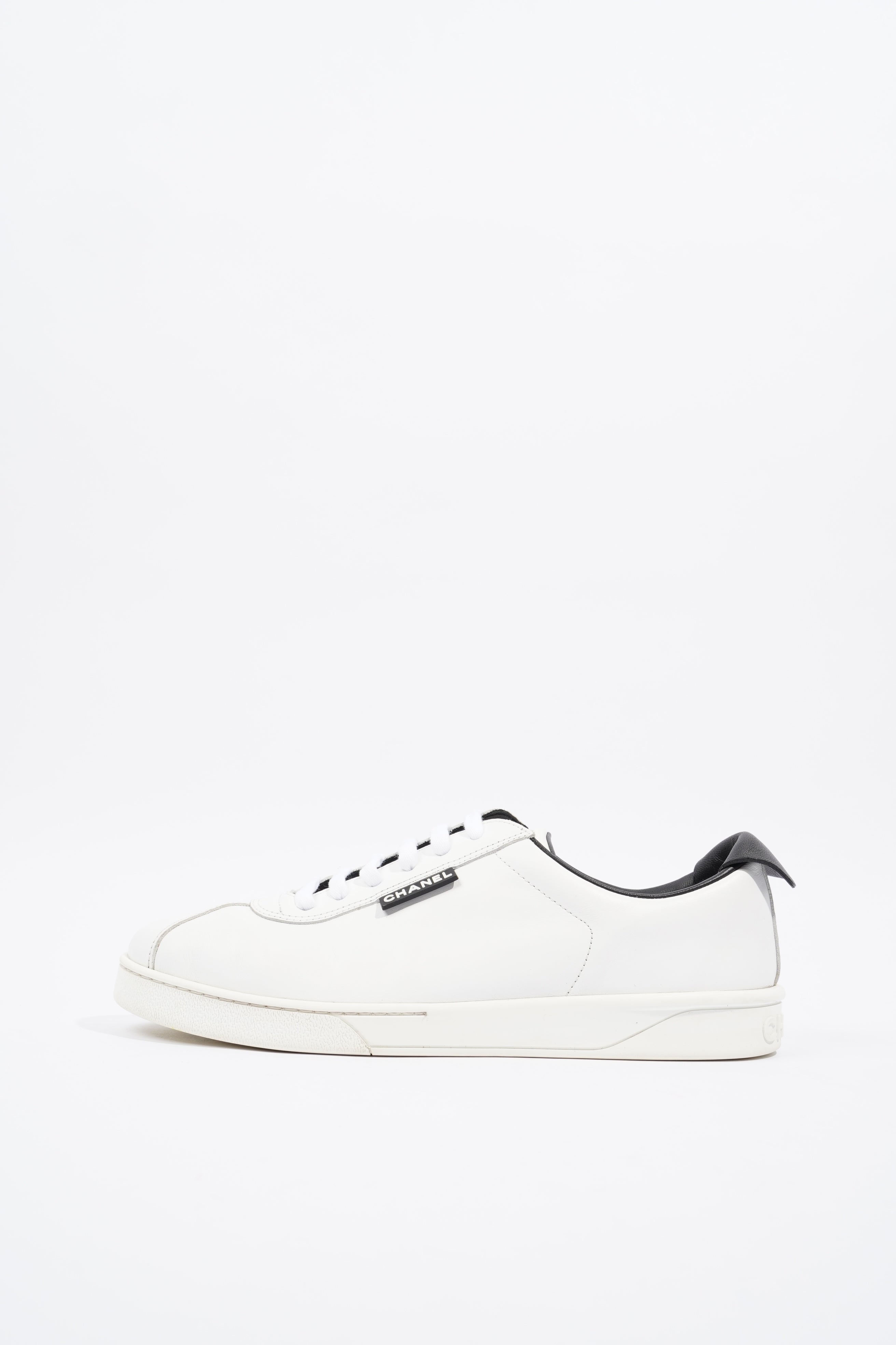 Chanel CC Logo Lace Up White / Black Leather EU 41.5 UK 8.5