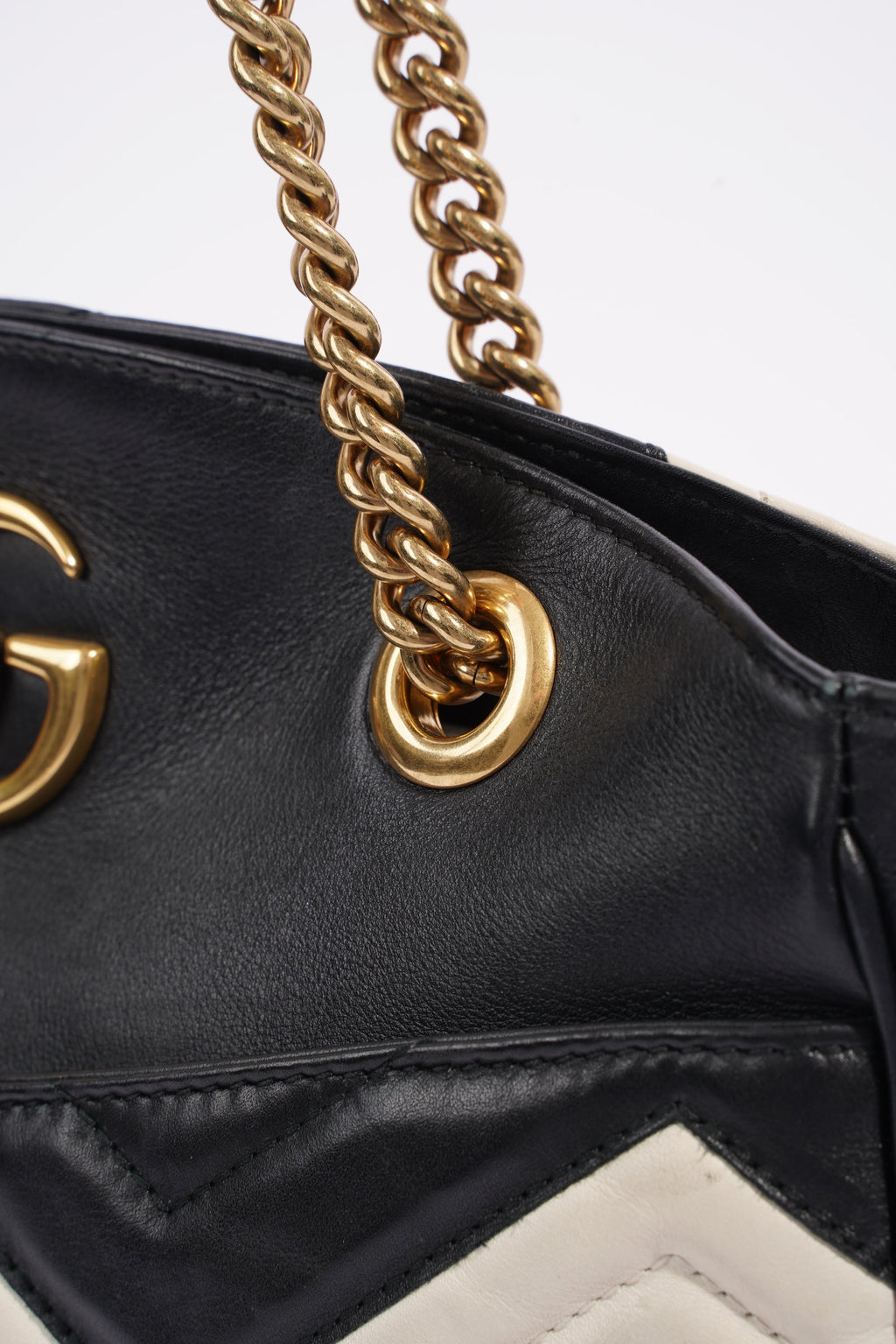 Gucci GG Marmont Zig Zag Black / White Matelasse Leather Medium