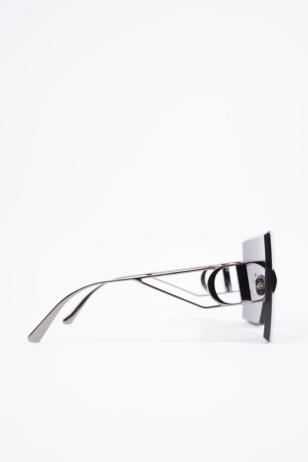 Christian Dior 30 Montaigne M1U Sunglasses Black / Silver Base Metal 135