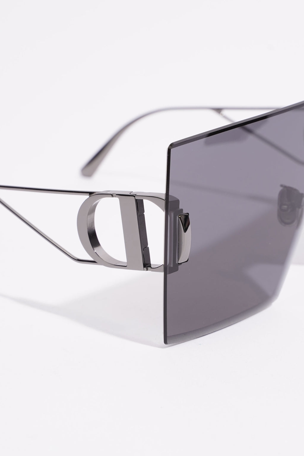 Christian Dior 30 Montaigne M1U Sunglasses Black / Silver Base Metal 135