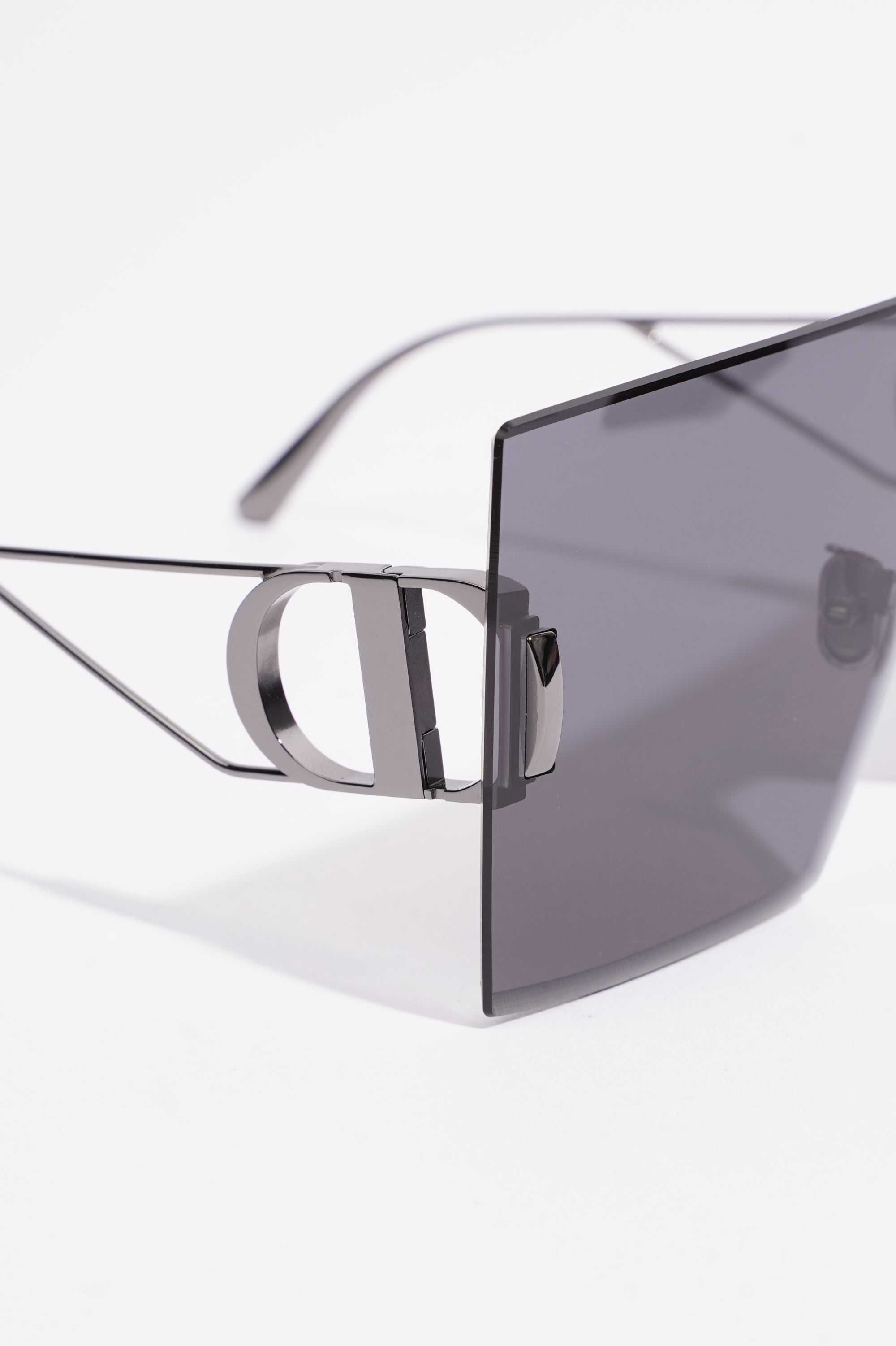 Christian Dior 30 Montaigne M1U Sunglasses Black / Silver Base Metal 135