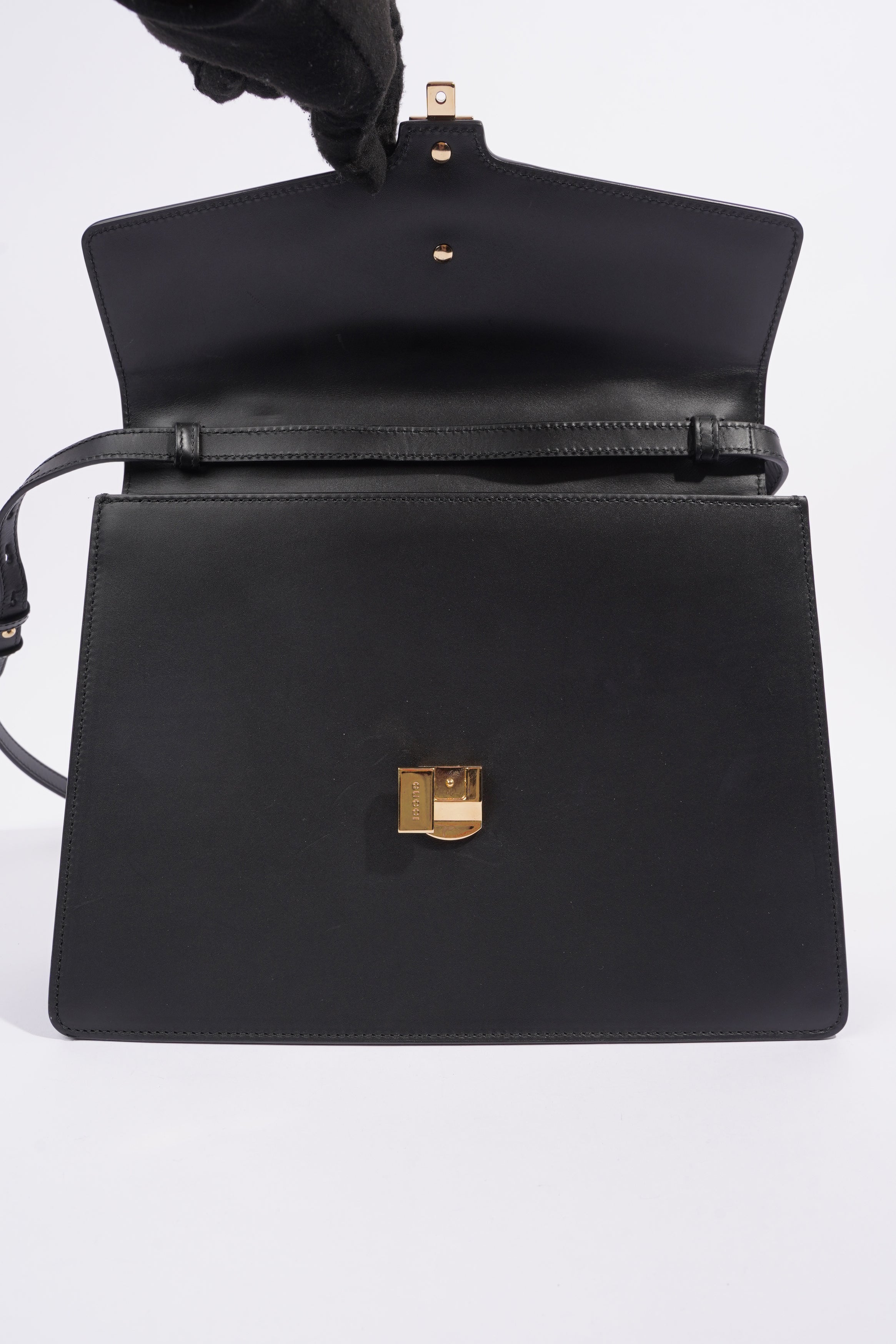 Gucci Sylvie Satchel Black / Gucci Stripe Calfskin Leather Medium