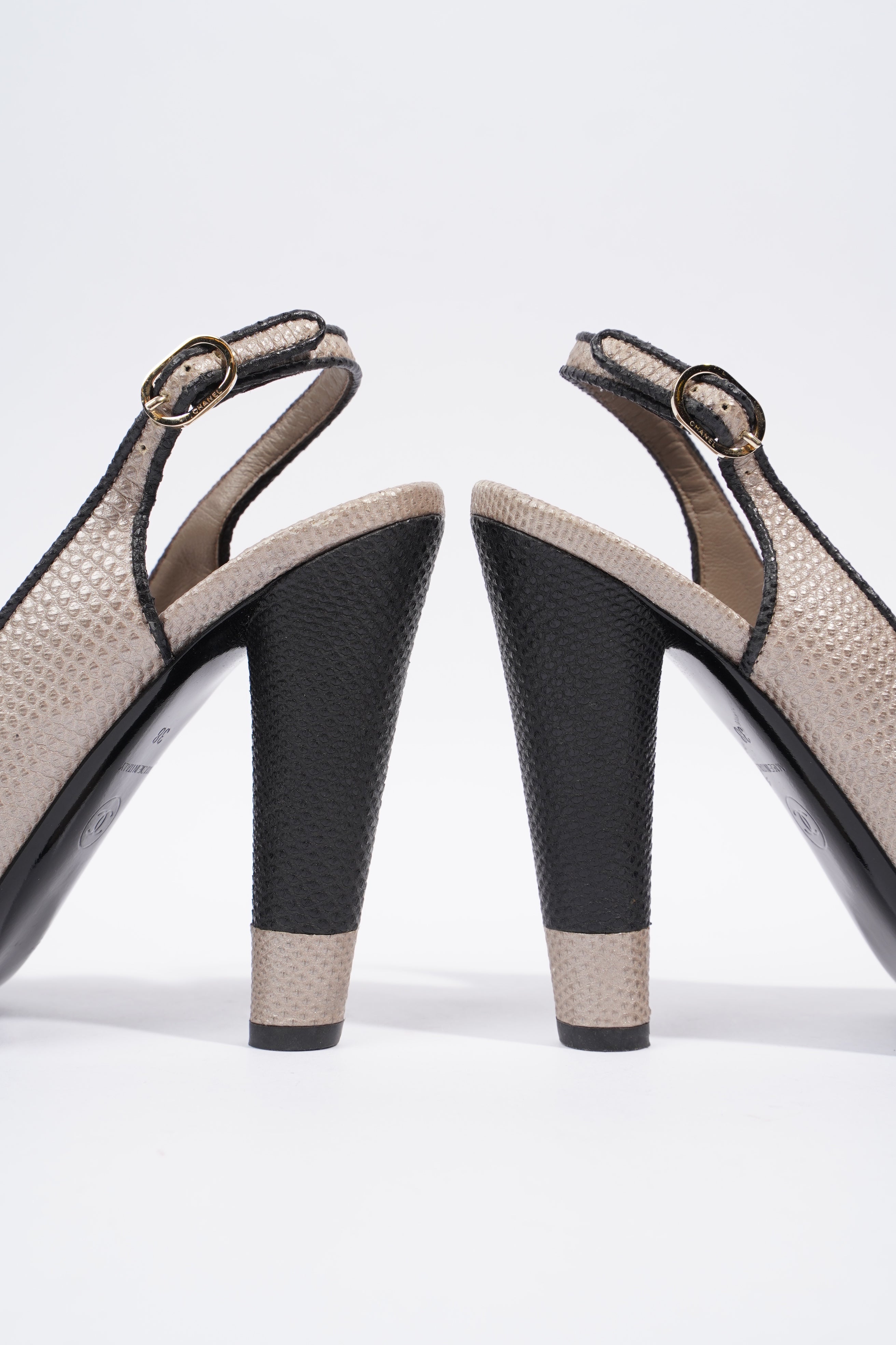 Chanel Slingback Pump 110 Beige / Black Grained Leather EU 38 UK 5