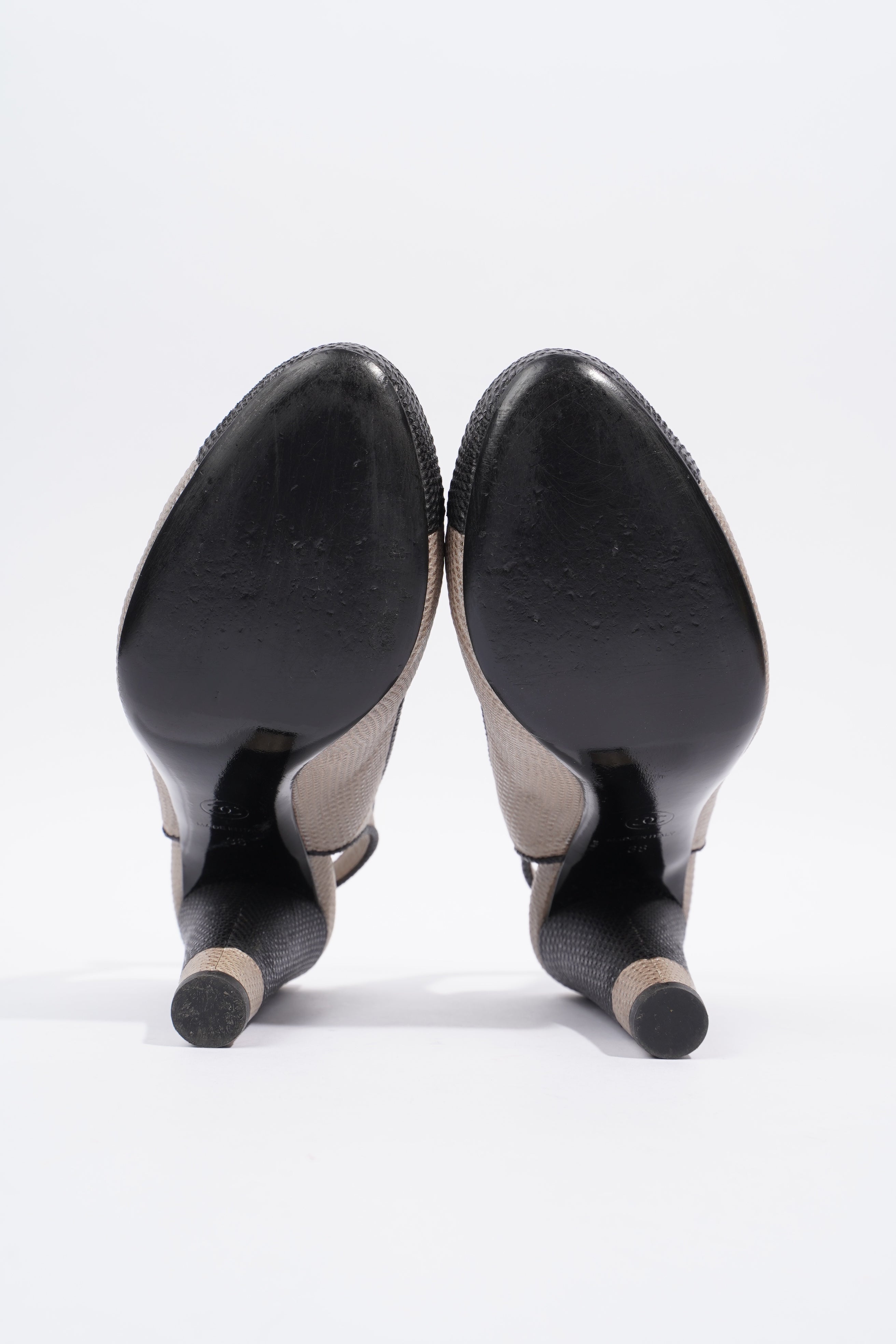 Chanel Slingback Pump 110 Beige / Black Grained Leather EU 38 UK 5