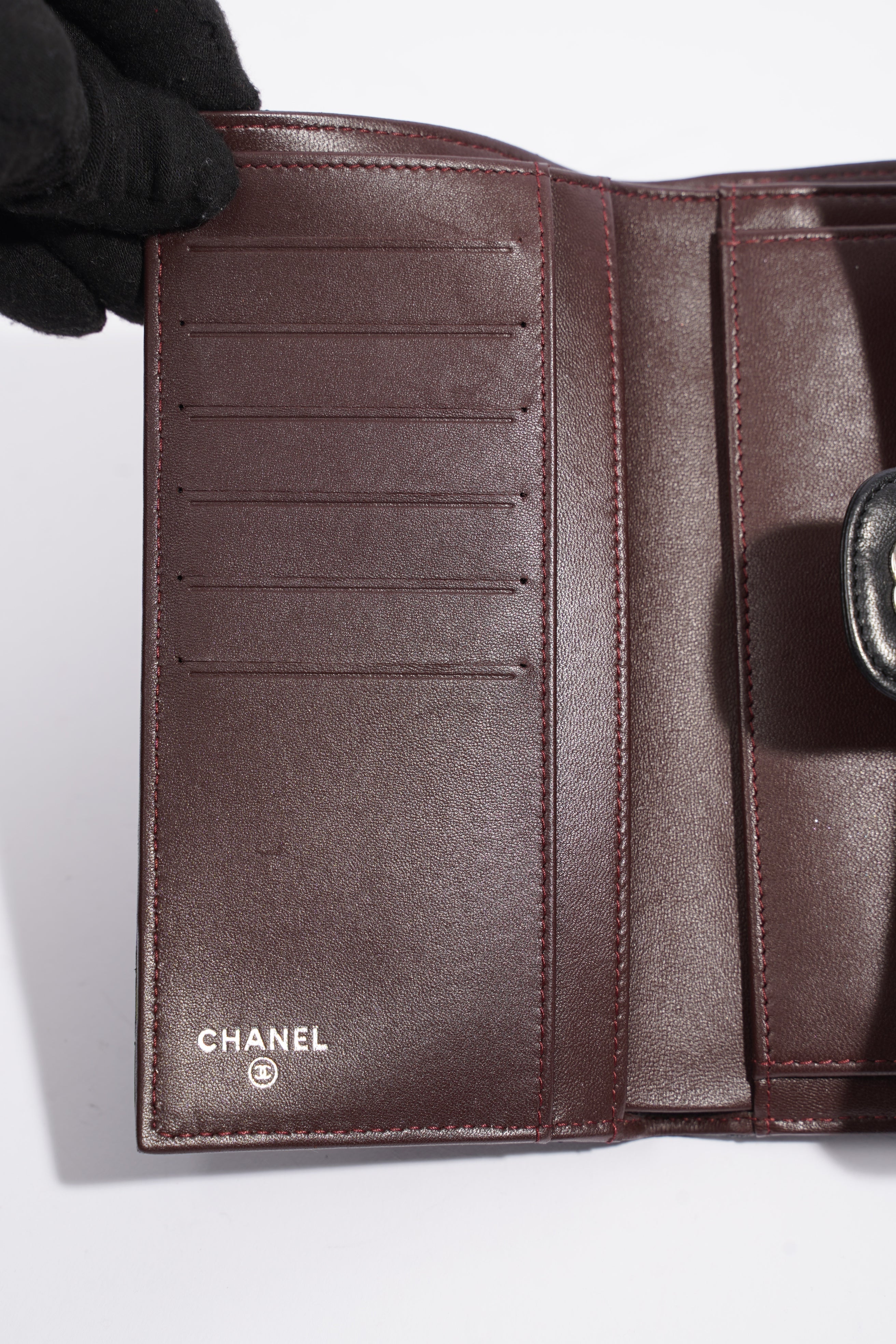 Chanel Classic Flap Wallet Black / Burgundy Lambskin Leather