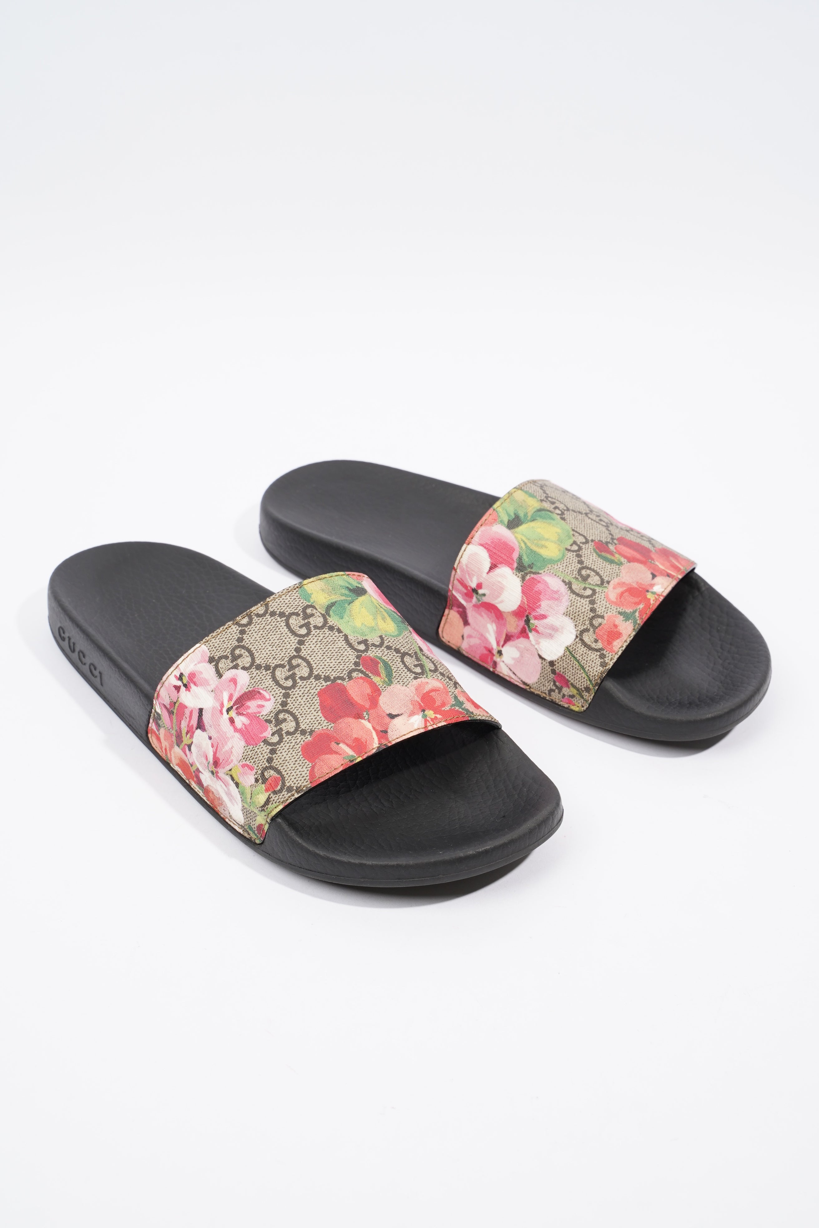Gucci GG Blooms Supreme Floral Floral / Black Canvas EU 38 UK 5