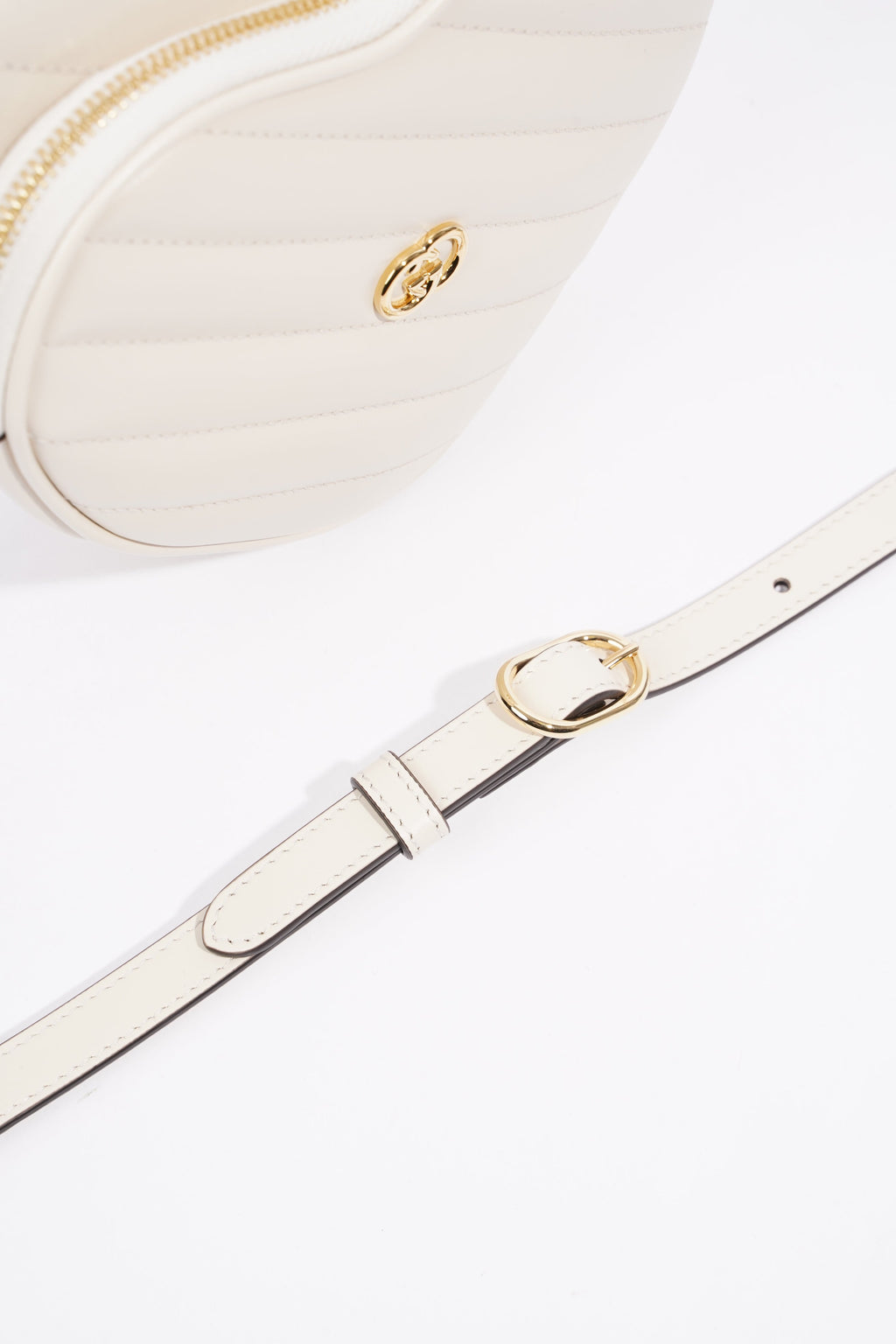 Gucci Interlocking G Mini Heart Cream Matelasse Leather