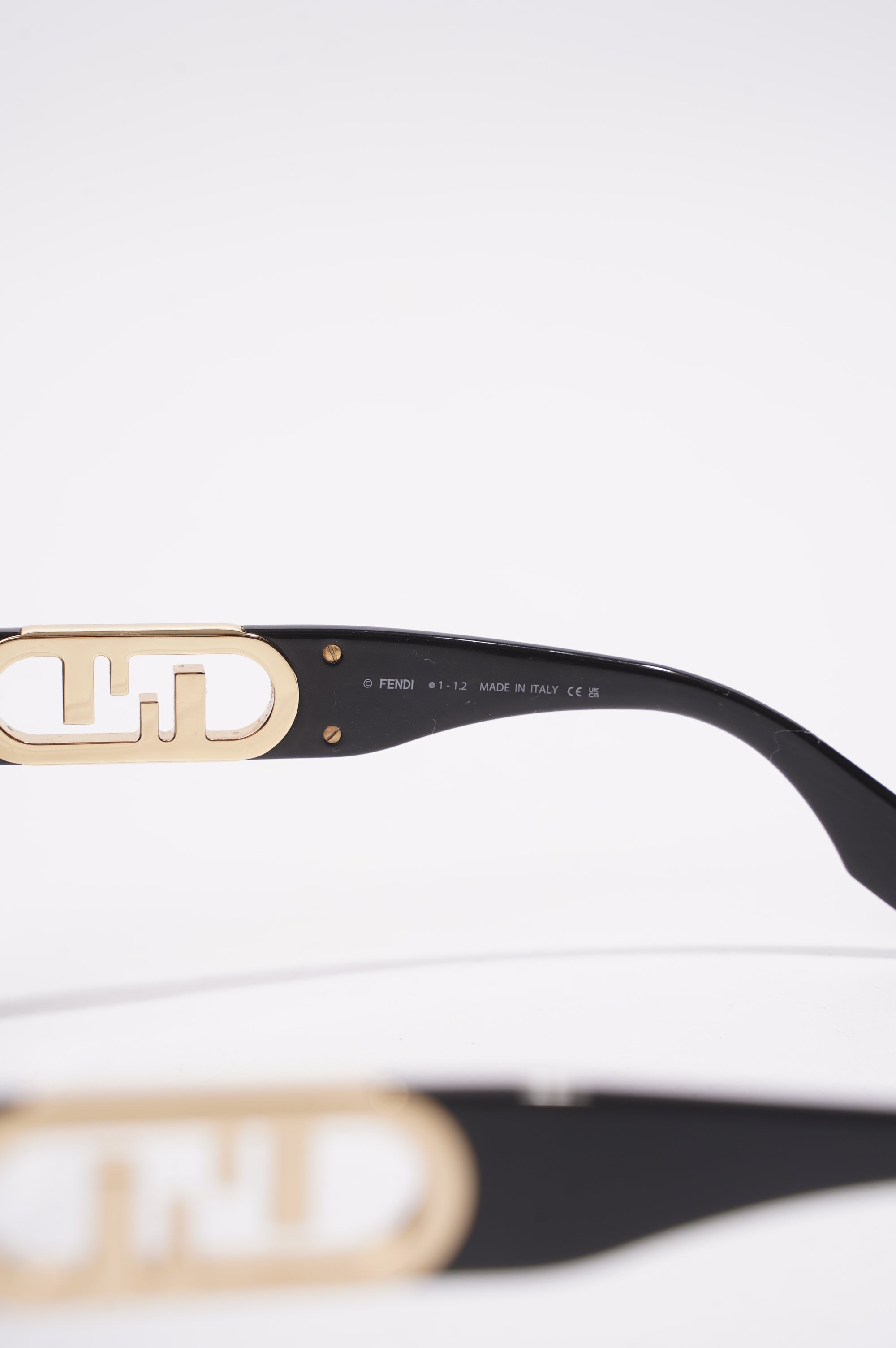 Fendi FE40063I Sunglasses Black / Gold Acetate 145mm