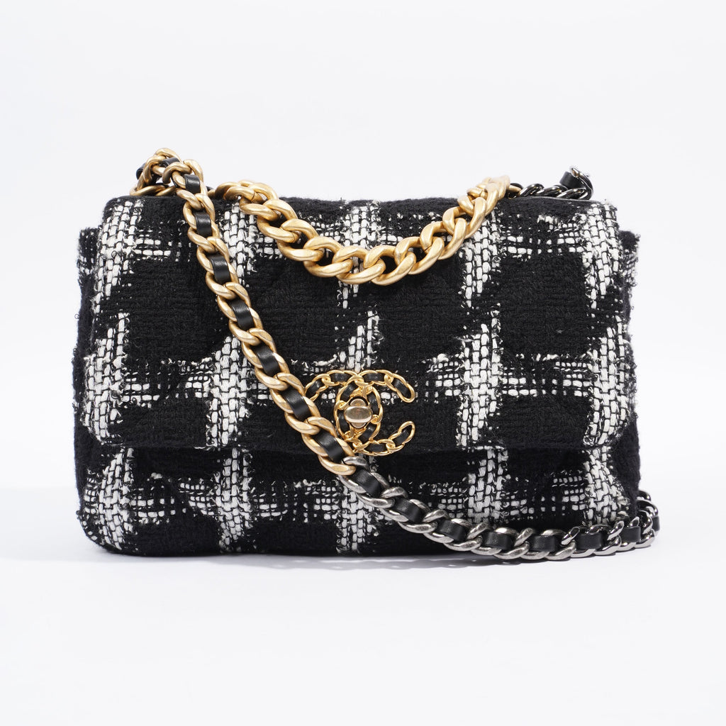 Chanel 19 Black / White Tweed Small