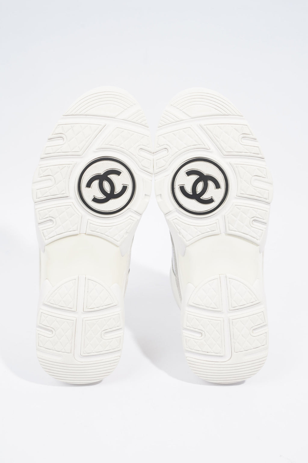 Chanel CC Logo Sneaker White Suede EU 38 UK 5