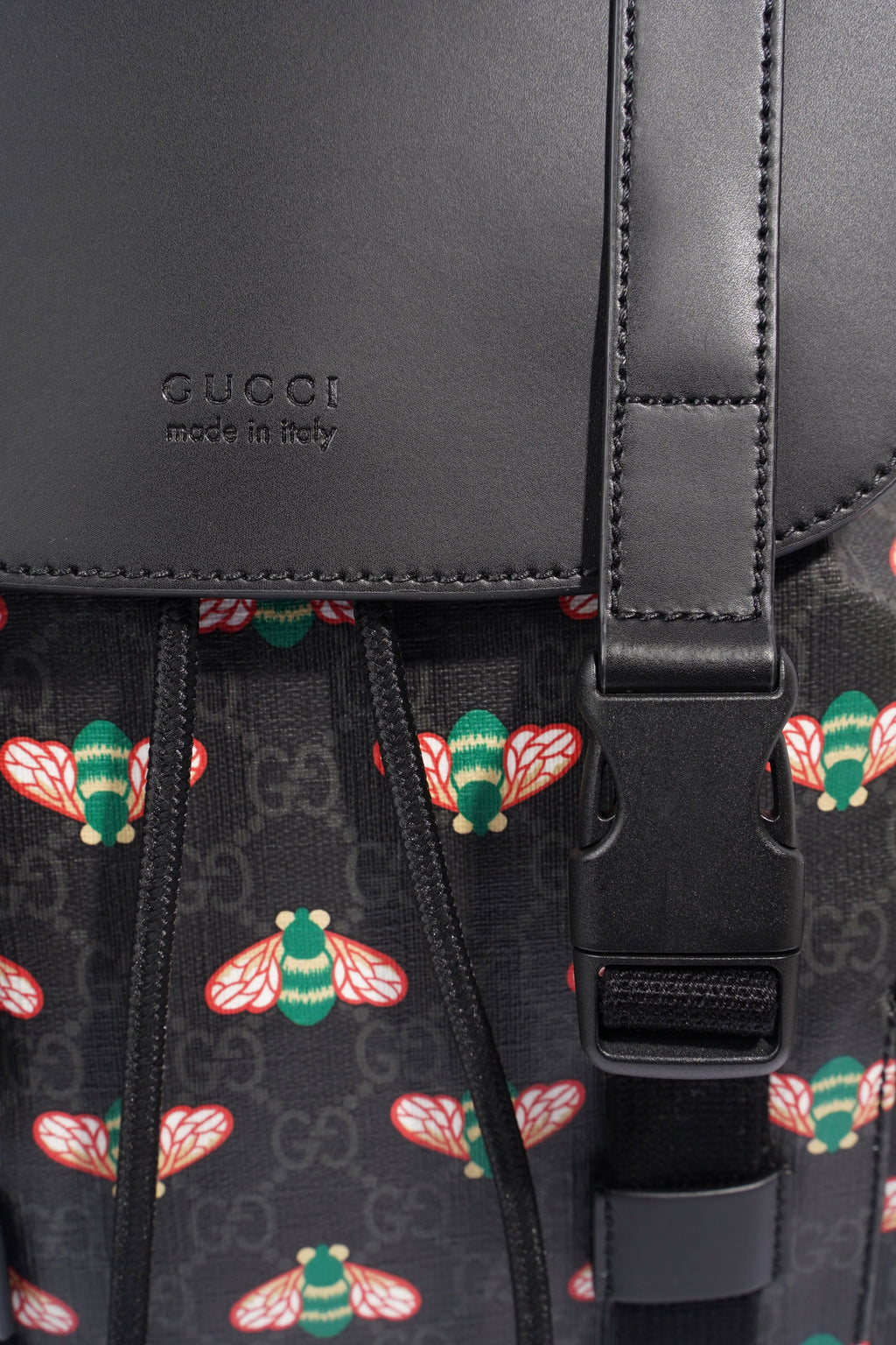 Gucci GG Supreme Bee Backpack Black / Red And Green Bee Print Coated Canvas