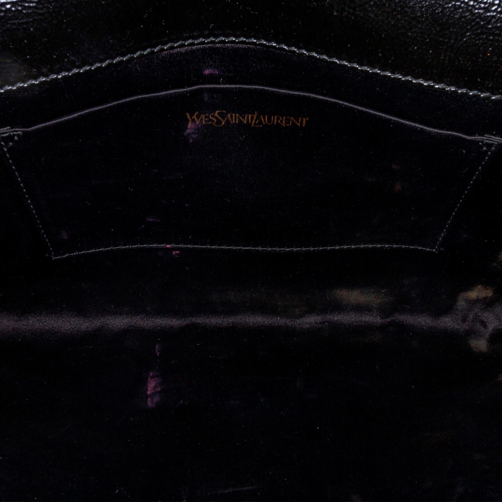 Saint Laurent Belle de Jour Clutch (SHG-hBNwwE)