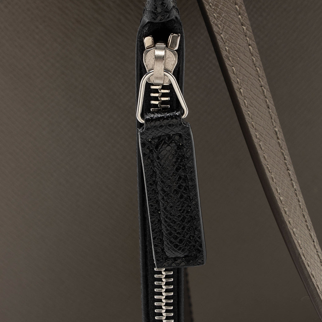 Saint Laurent Boucle Embossed Leather Shopping Tote (SHF-3yPQcN)