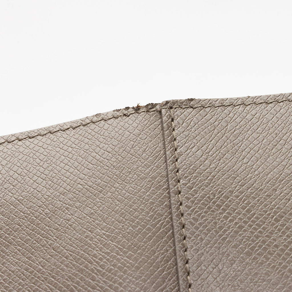 Saint Laurent Boucle Embossed Leather Shopping Tote (SHF-3yPQcN)