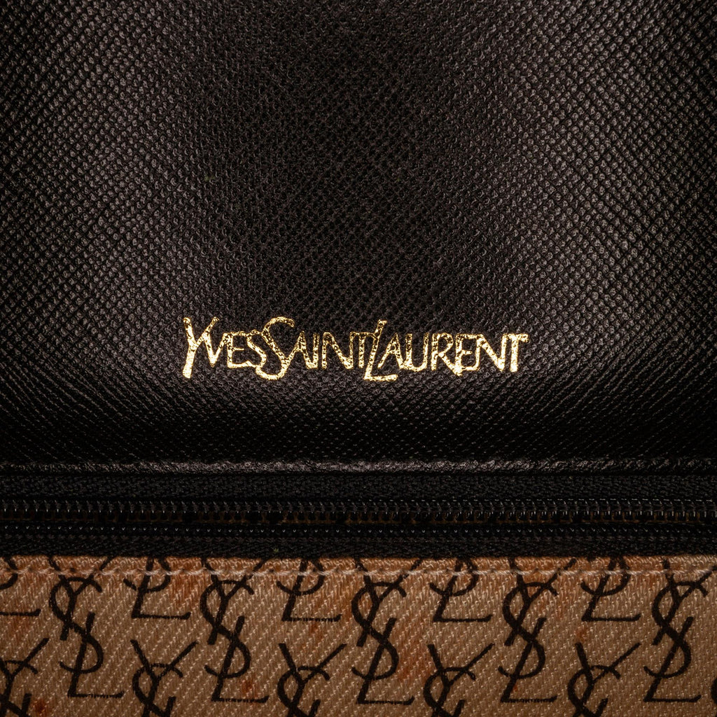 Saint Laurent Calf Leather Clutch (SHG-Gkqldx)