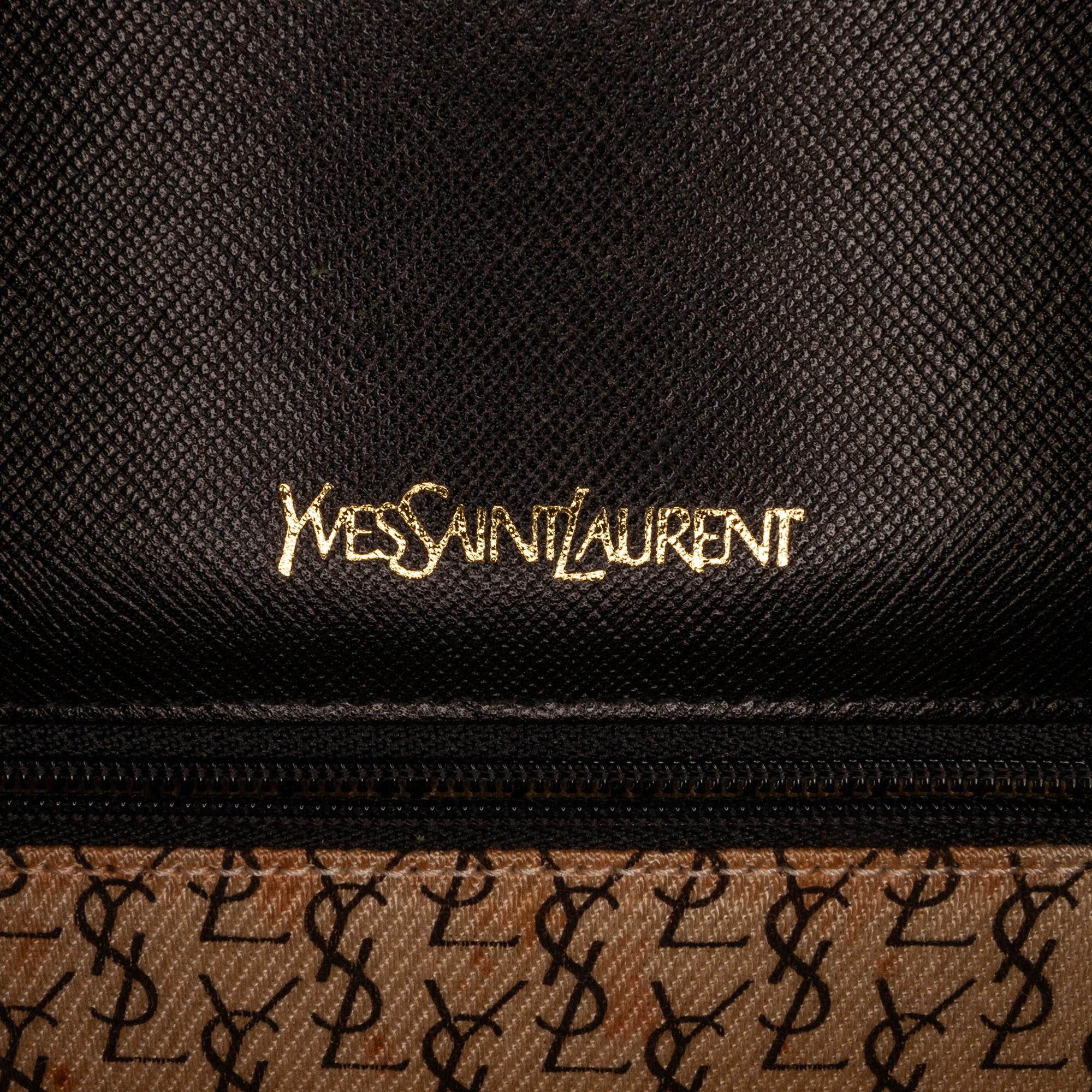 Saint Laurent Calf Leather Clutch (SHG-Gkqldx)