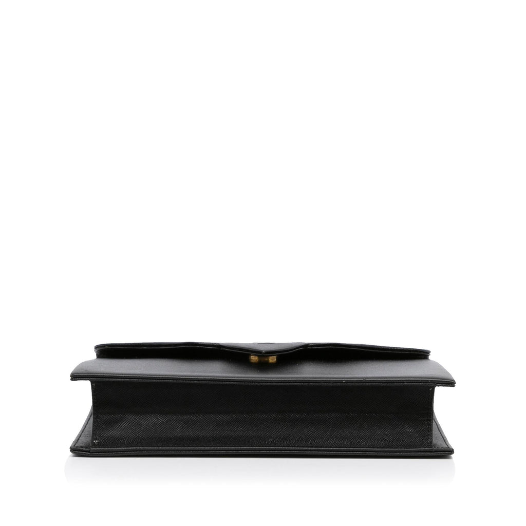 Saint Laurent Calf Leather Clutch (SHG-Gkqldx)