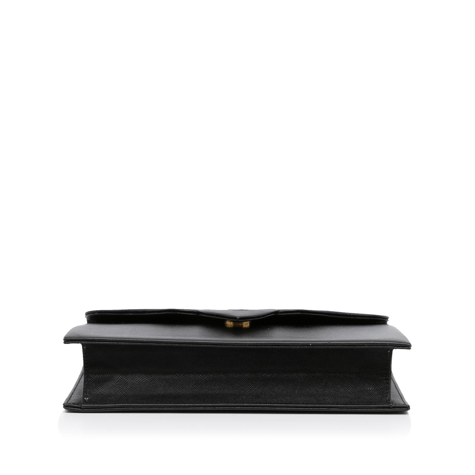 Saint Laurent Calf Leather Clutch (SHG-Gkqldx)