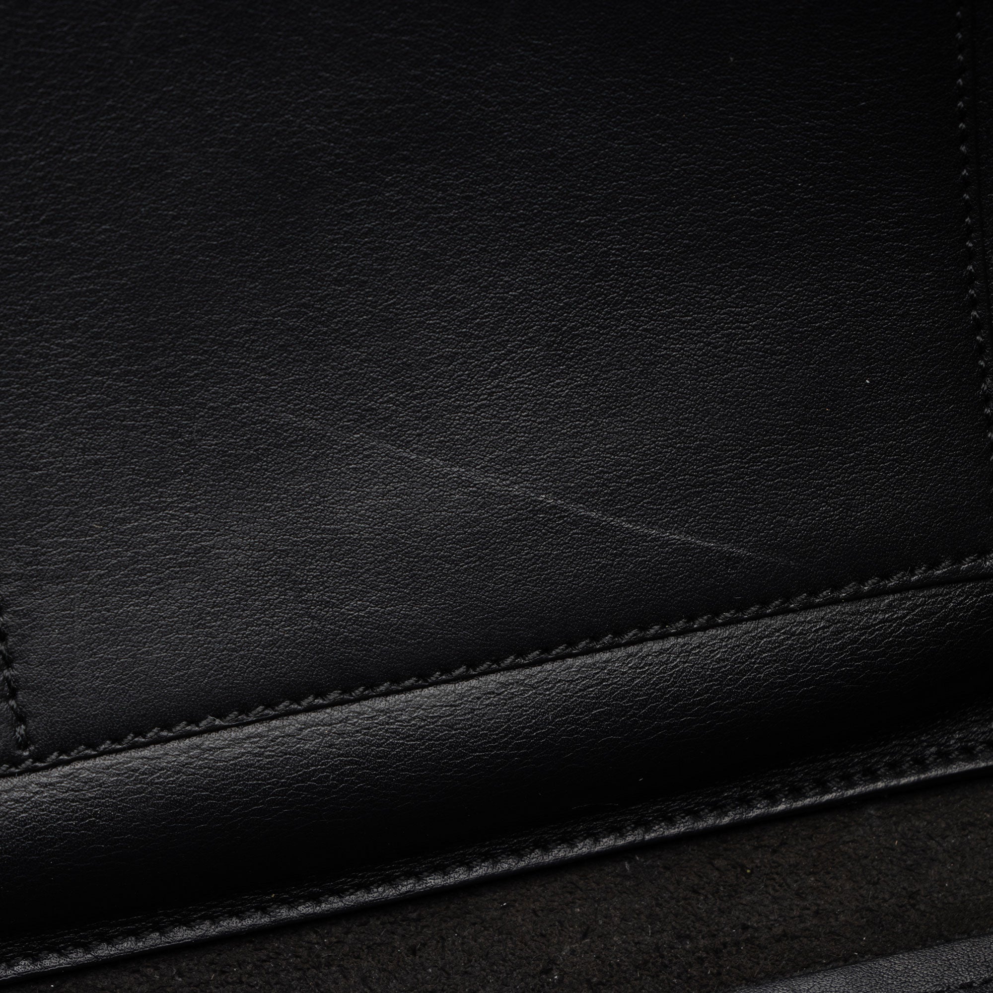Saint Laurent Calfskin Cabas Chyc Medium Tote (SHF-vEmkbR)