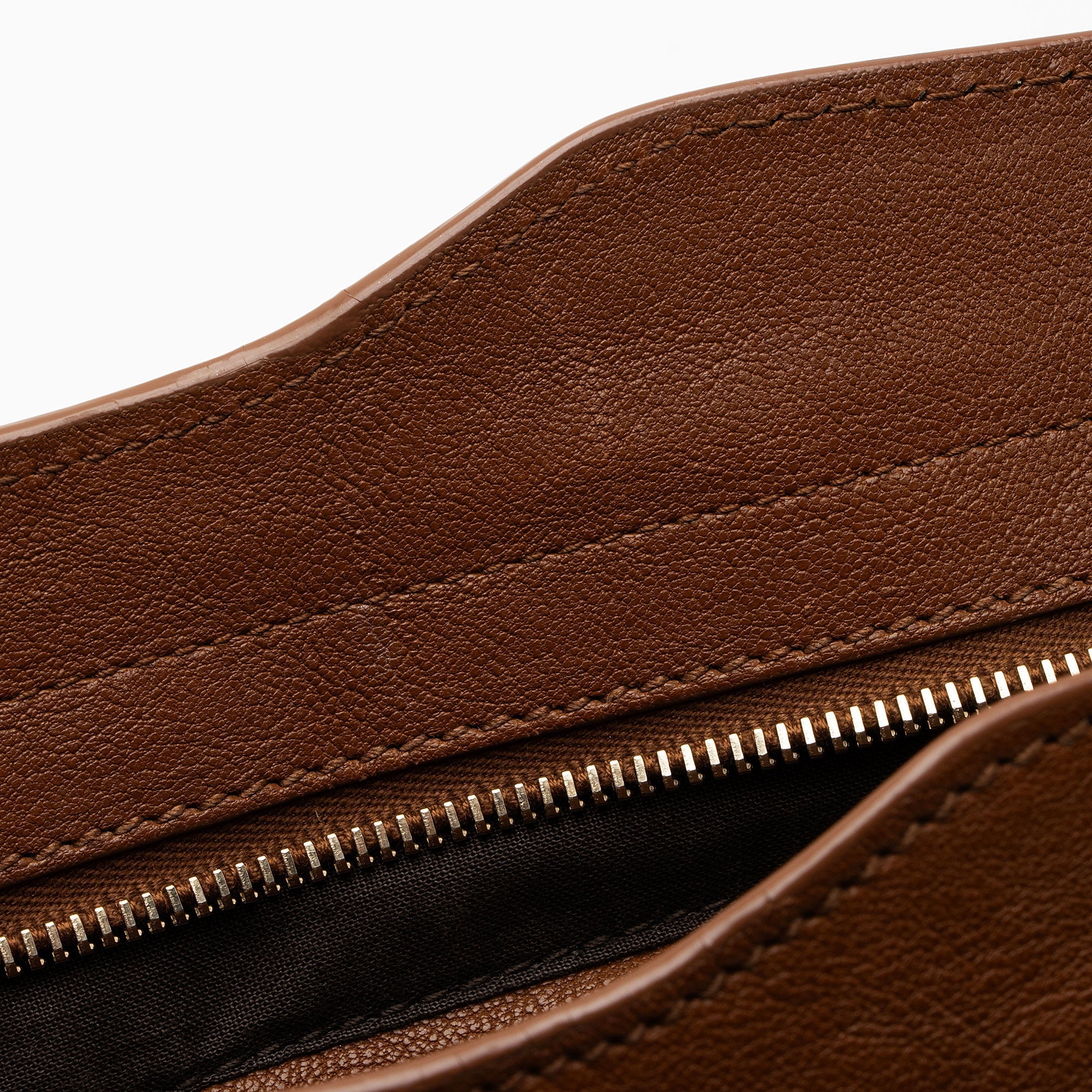 Saint Laurent Calfskin Cabas Chyc Medium Tote (SHF-Ivua2g)