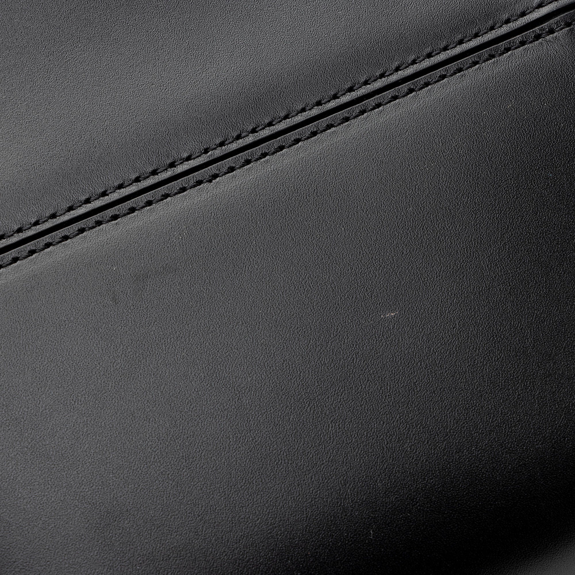 Saint Laurent Calfskin Monogram Le 37 Bucket Bag (SHF-YsxF8W)