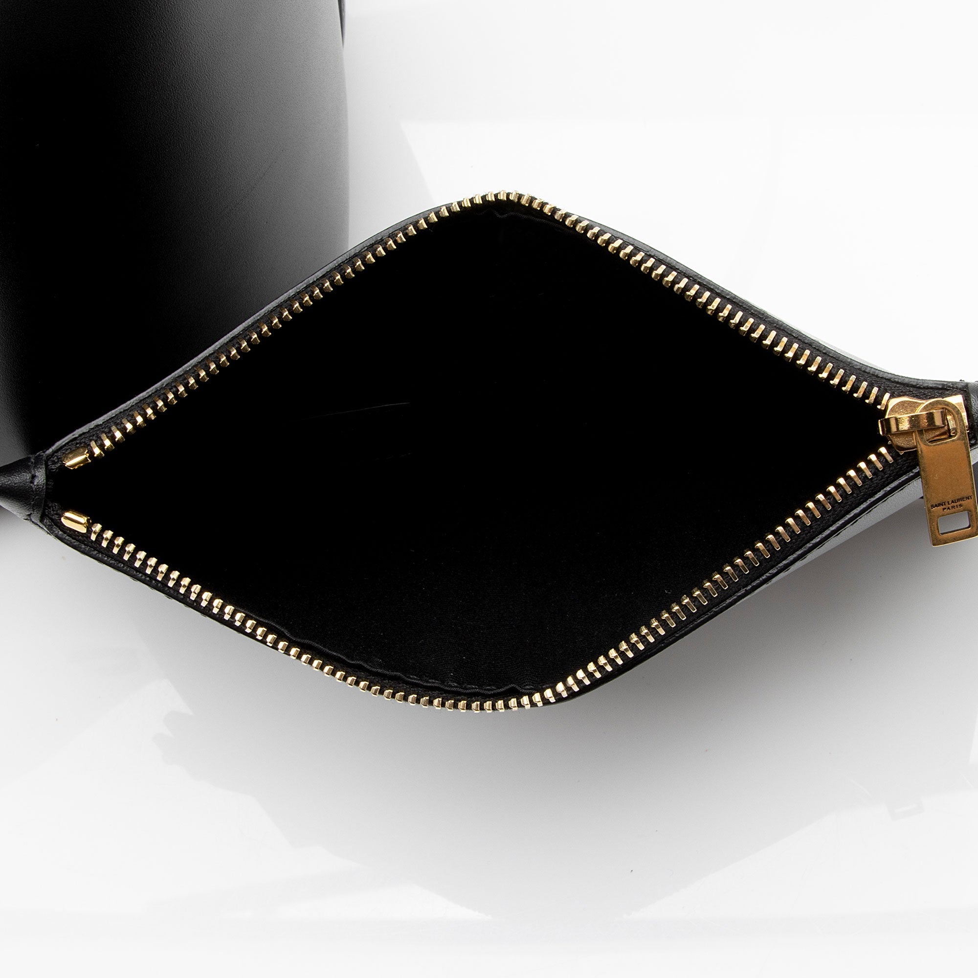 Saint Laurent Calfskin Monogram Le 37 Bucket Bag (SHF-YsxF8W)