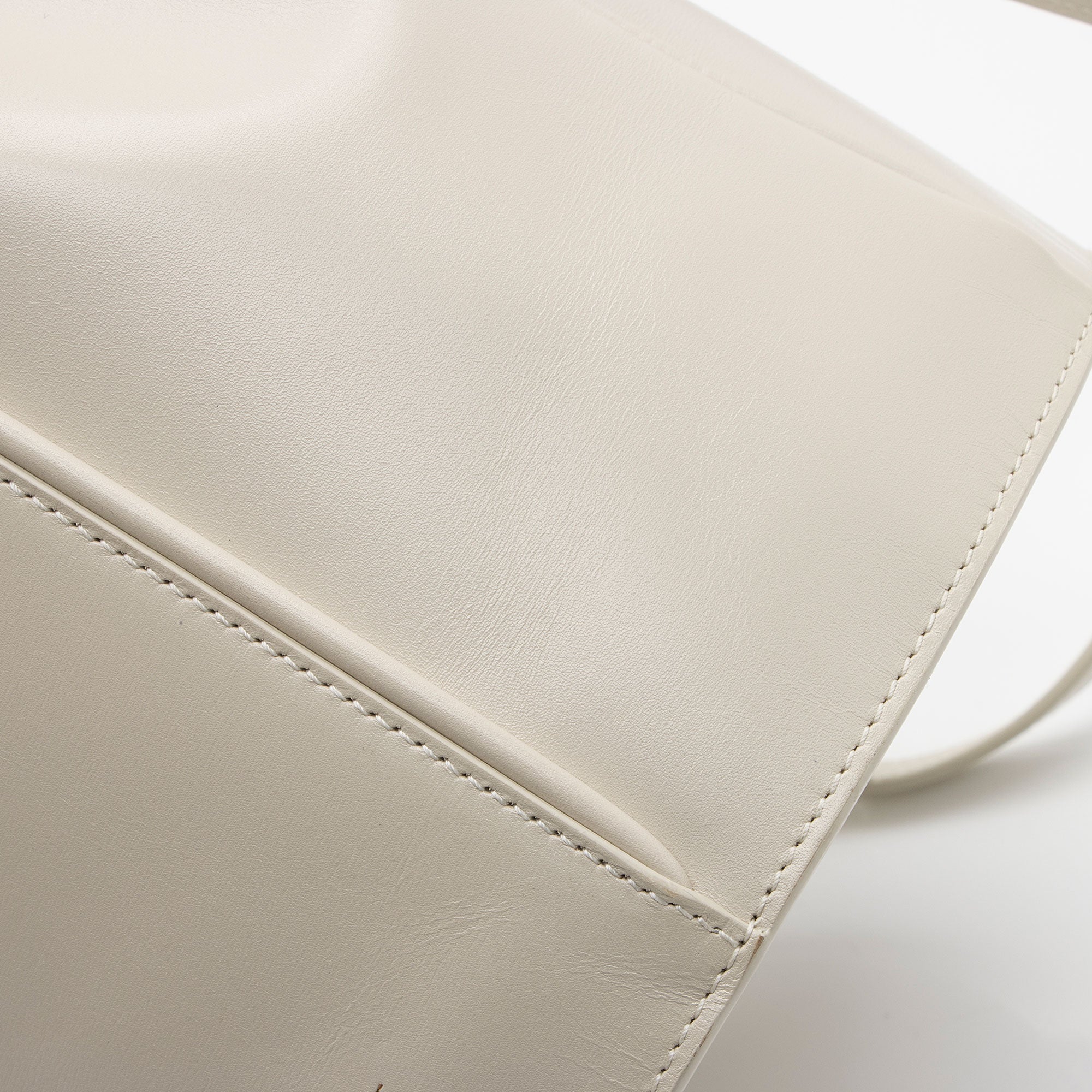 Saint Laurent Calfskin Talitha Medium Bucket Bag (SHF-RvP2LH)