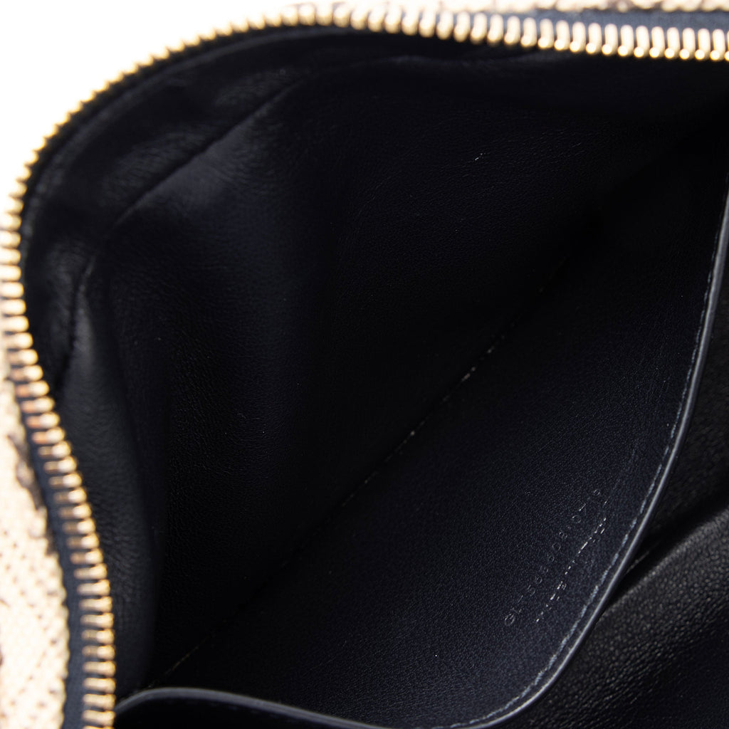Saint Laurent Canvas Le Monogramme Camera Bag (SHF-eGoxn6)