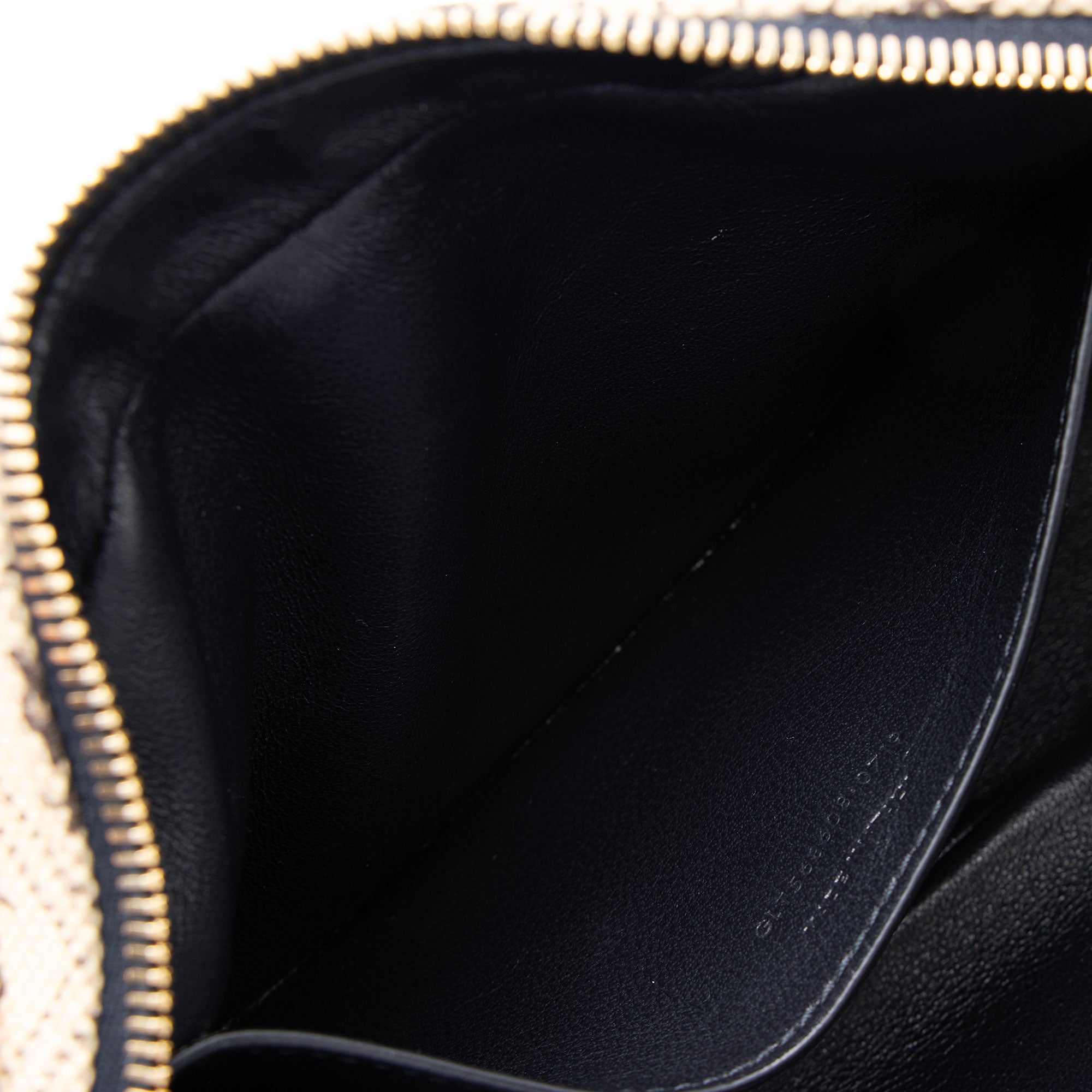 Saint Laurent Canvas Le Monogramme Camera Bag (SHF-eGoxn6)
