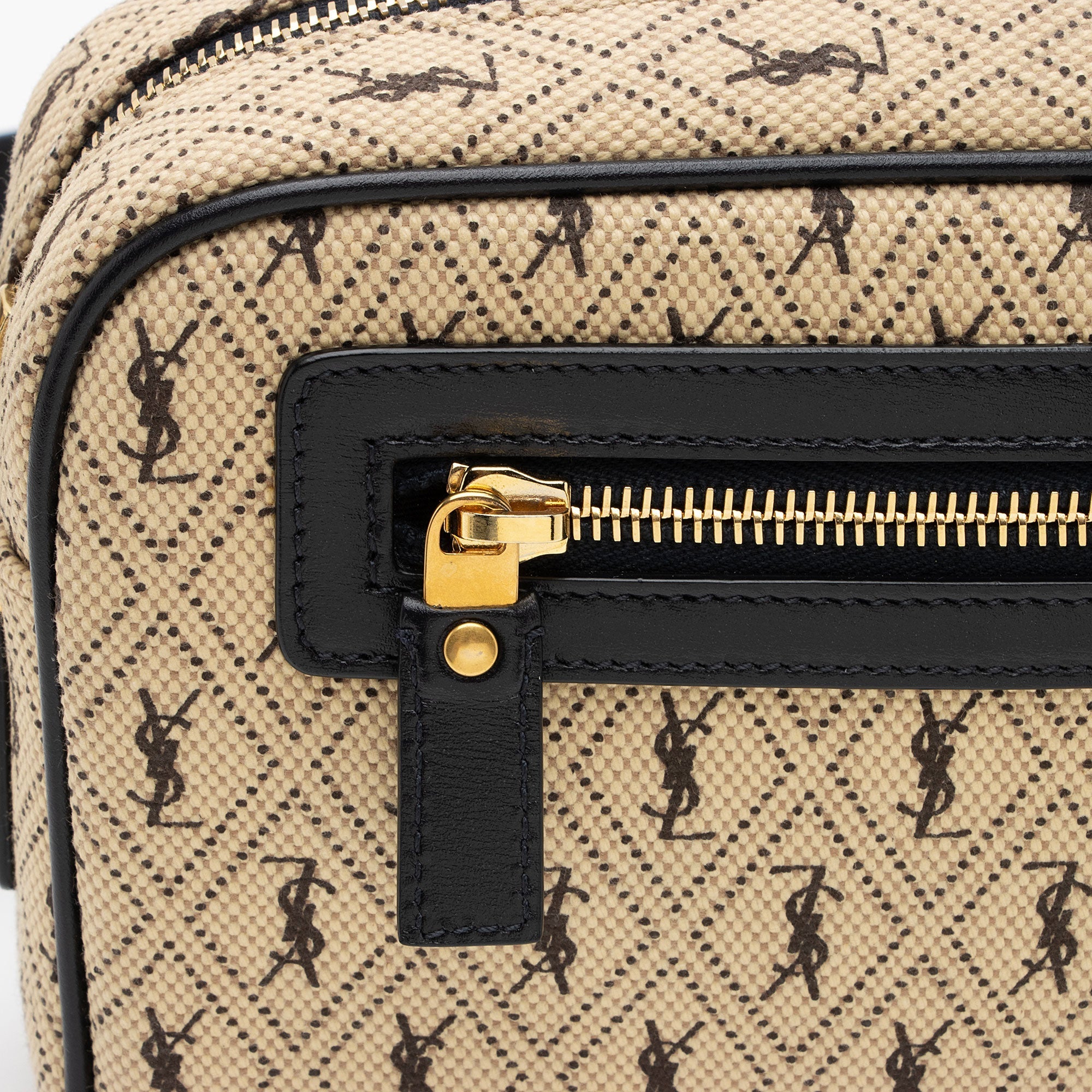 Saint Laurent Canvas Le Monogramme Camera Bag (SHF-eGoxn6)