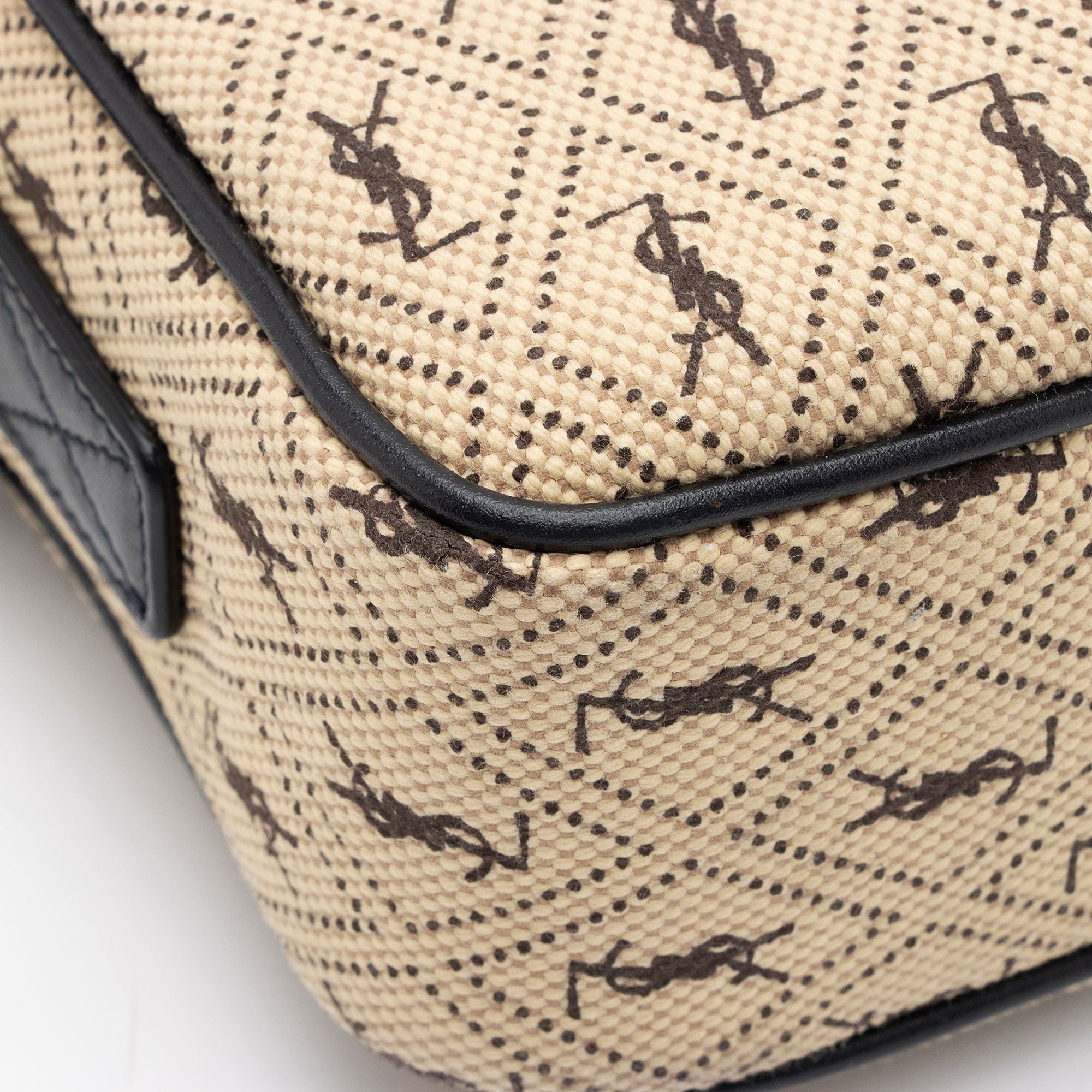 Saint Laurent Canvas Le Monogramme Camera Bag (SHF-eGoxn6)