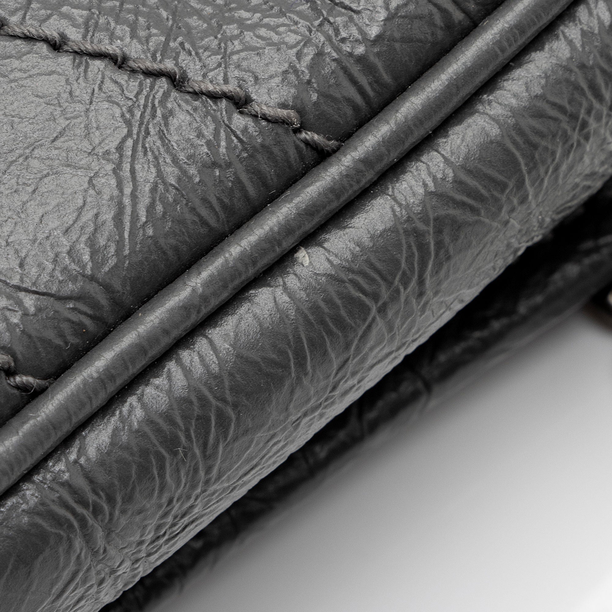 Saint Laurent Crinkled Calfskin Monogram Niki Chain Wallet (SHF-9O6DRW)