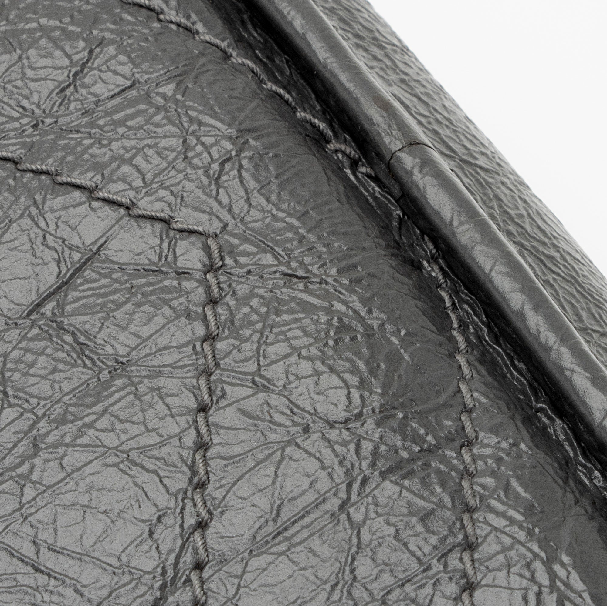 Saint Laurent Crinkled Calfskin Monogram Niki Chain Wallet (SHF-9O6DRW)