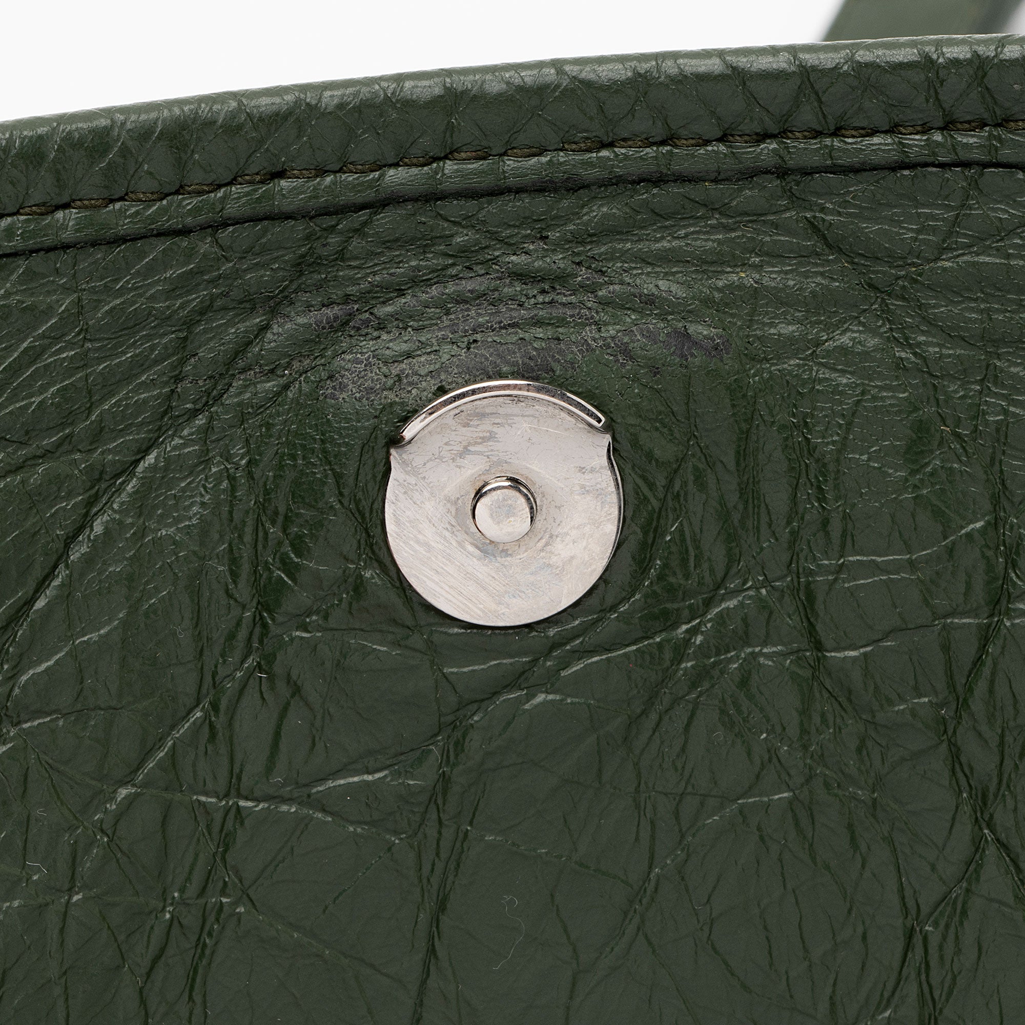 Saint Laurent Crinkled Calfskin Monogram Niki Chain Wallet (SHF-w5uFiz)