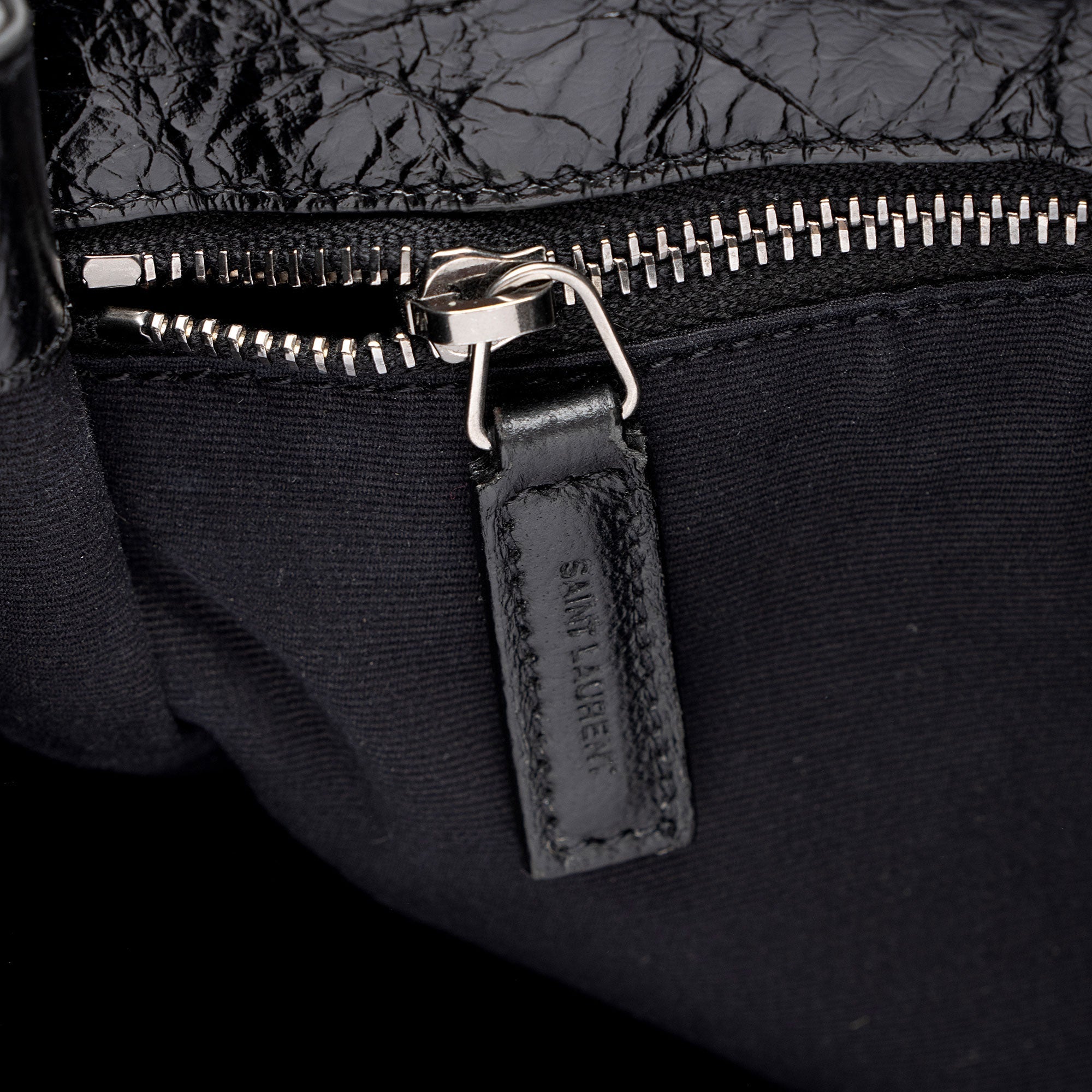 Saint Laurent Crinkled Calfskin Monogram Niki Large Shoulder Bag (SHF-0VXkR6)