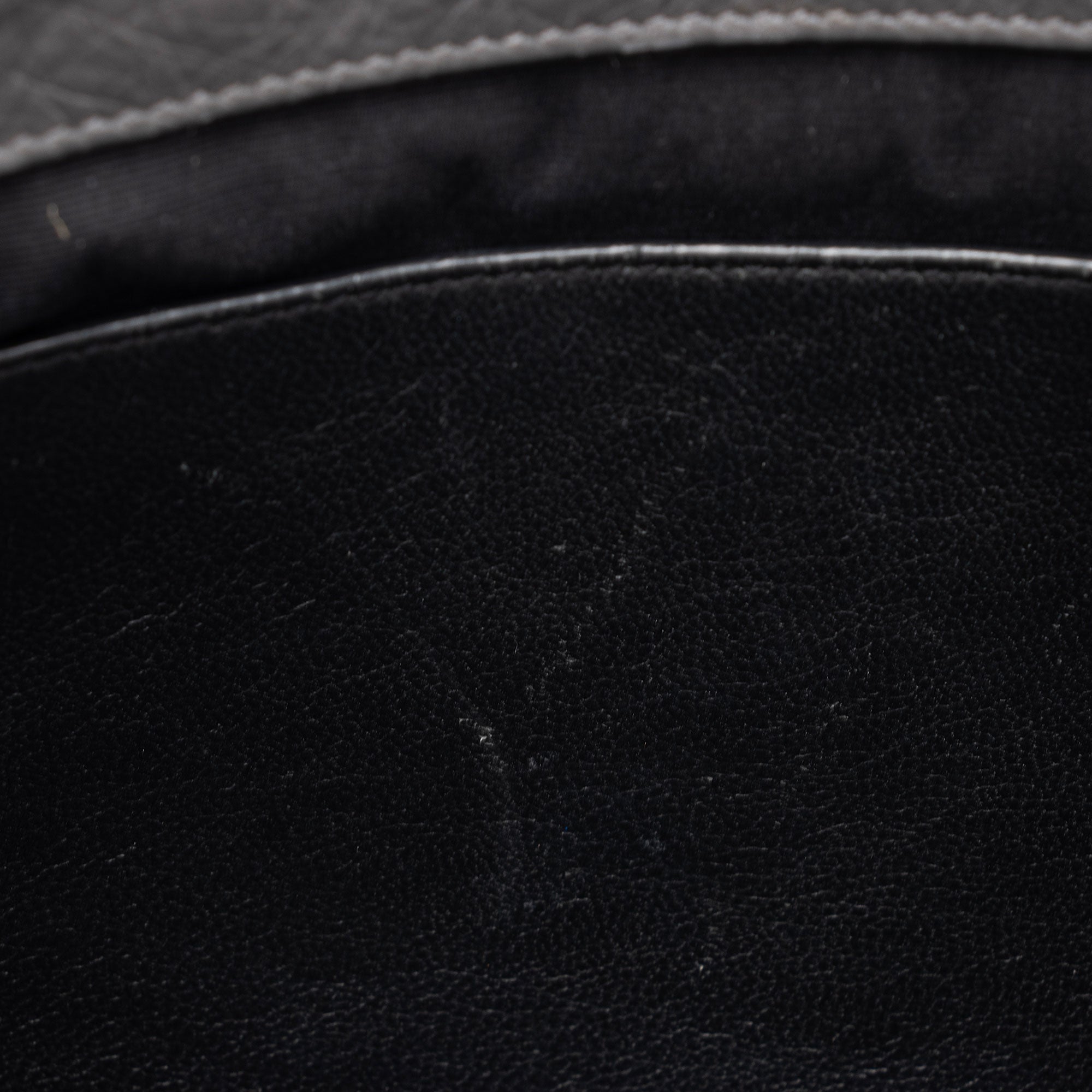 Saint Laurent Crinkled Calfskin Monogram Niki Medium Shoulder Bag (SHF-J4S3bV)