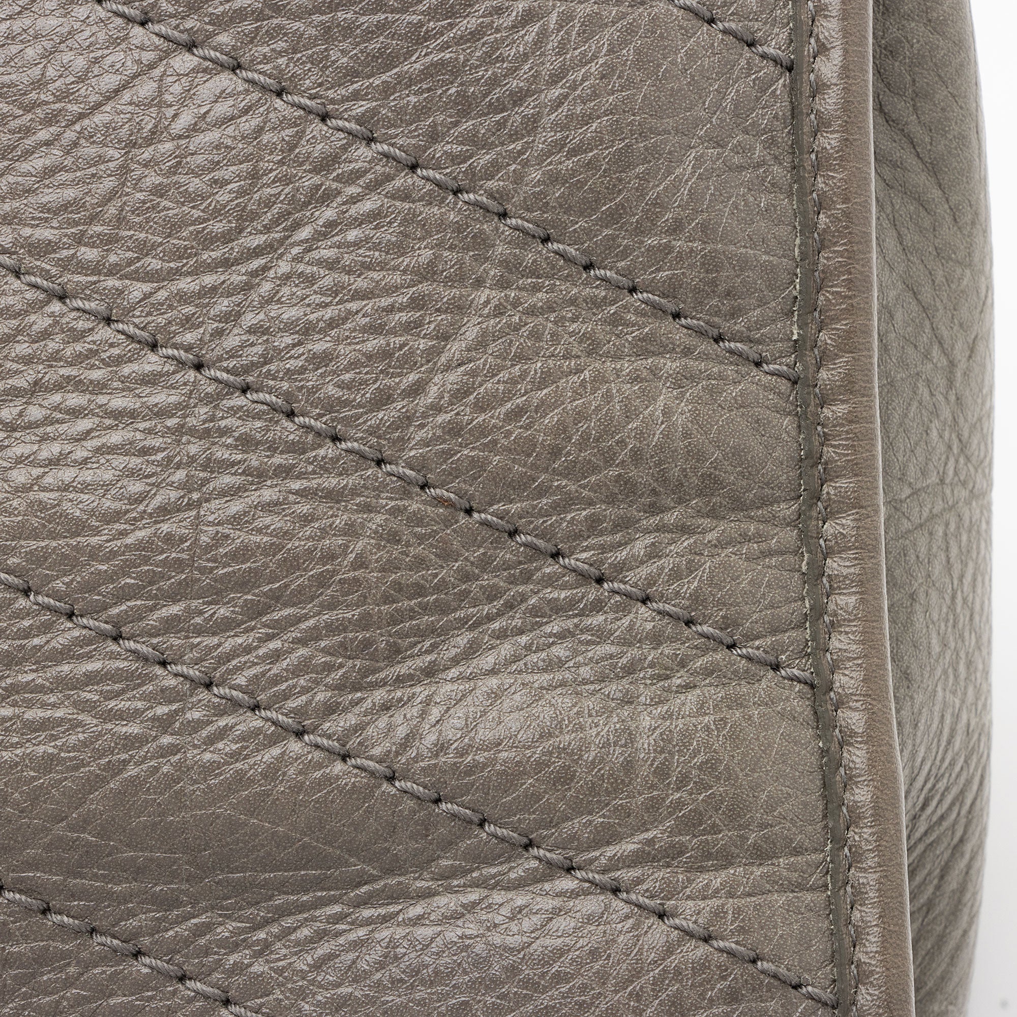 Saint Laurent Crinkled Calfskin Monogram Niki Medium Shoulder Bag (SHF-BbD05y)