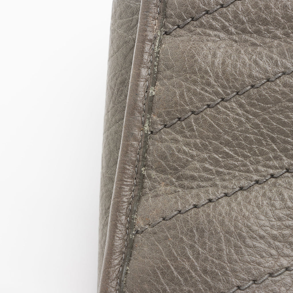 Saint Laurent Crinkled Calfskin Monogram Niki Medium Shoulder Bag (SHF-BbD05y)
