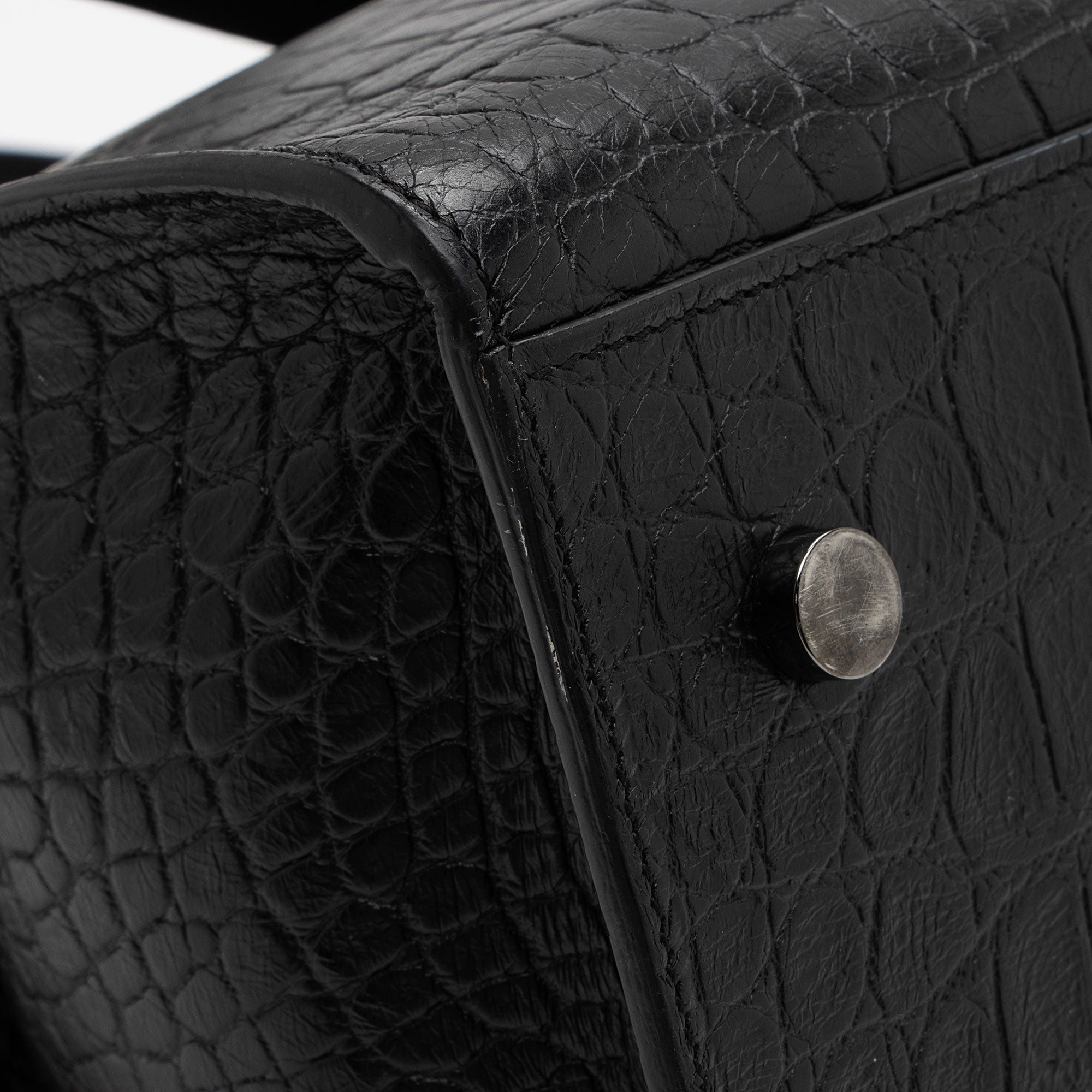 Saint Laurent Croc Embossed Leather Monogram Baby Cabas Tote (SHF-QBG3Zi)