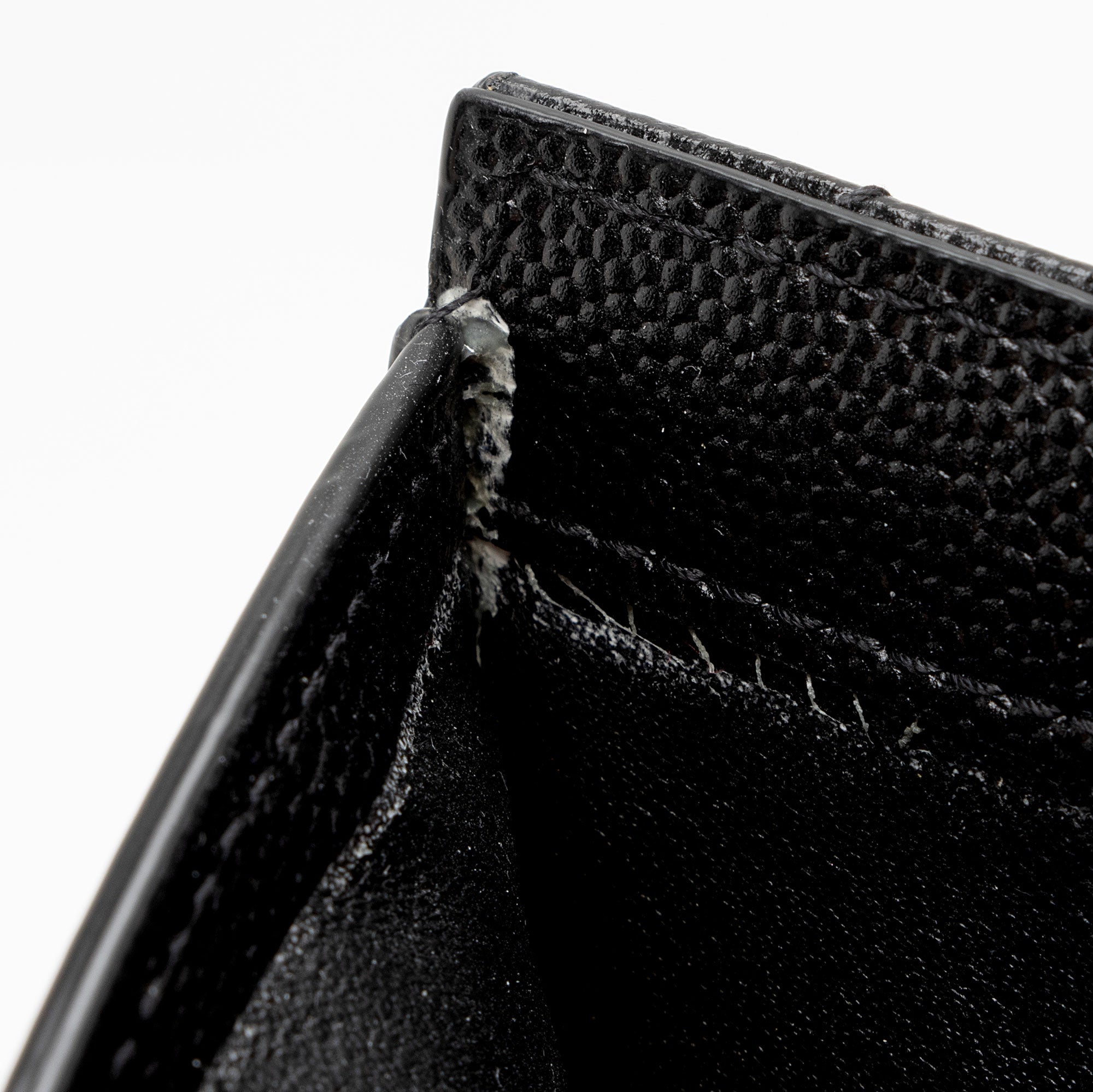 Saint Laurent Grain de Podure Zipped Monogram Wallet (SHF-we8vHe)