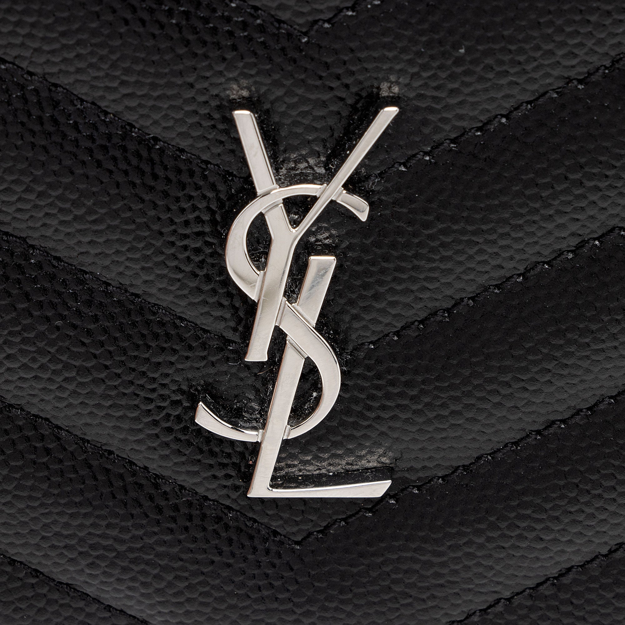 Saint Laurent Grain de Podure Zipped Monogram Wallet (SHF-we8vHe)