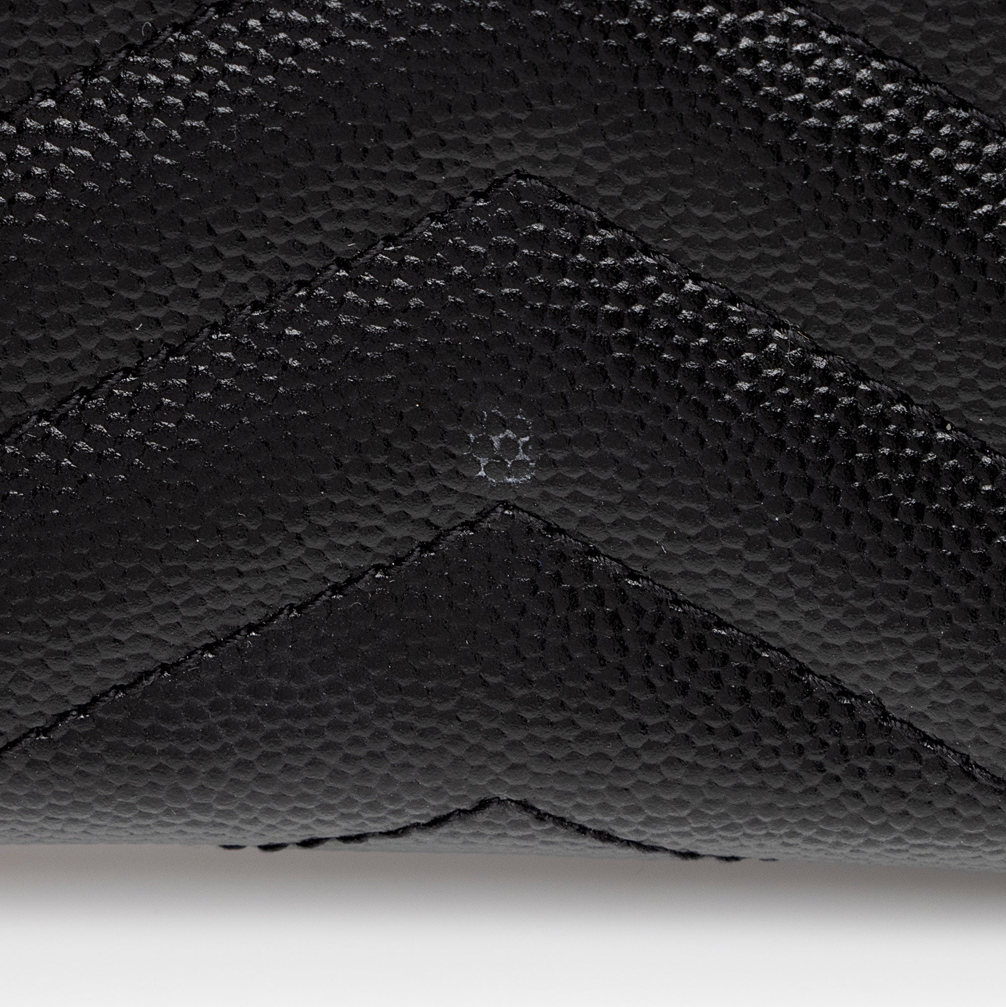 Saint Laurent Grain de Podure Zipped Monogram Wallet (SHF-we8vHe)