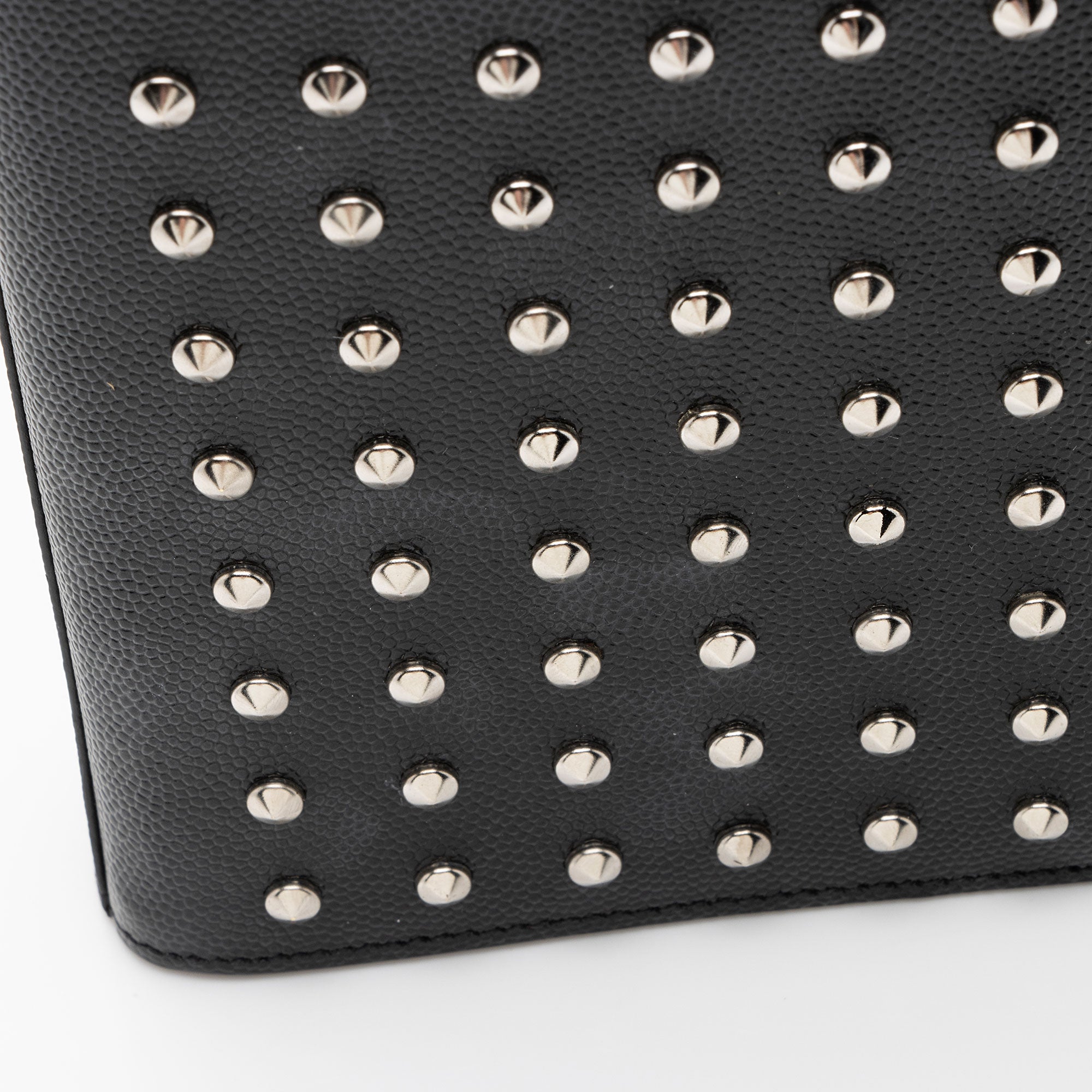 Saint Laurent Grain de Poudre Studded Monogram Kate Clutch (SHF-nhucIE)
